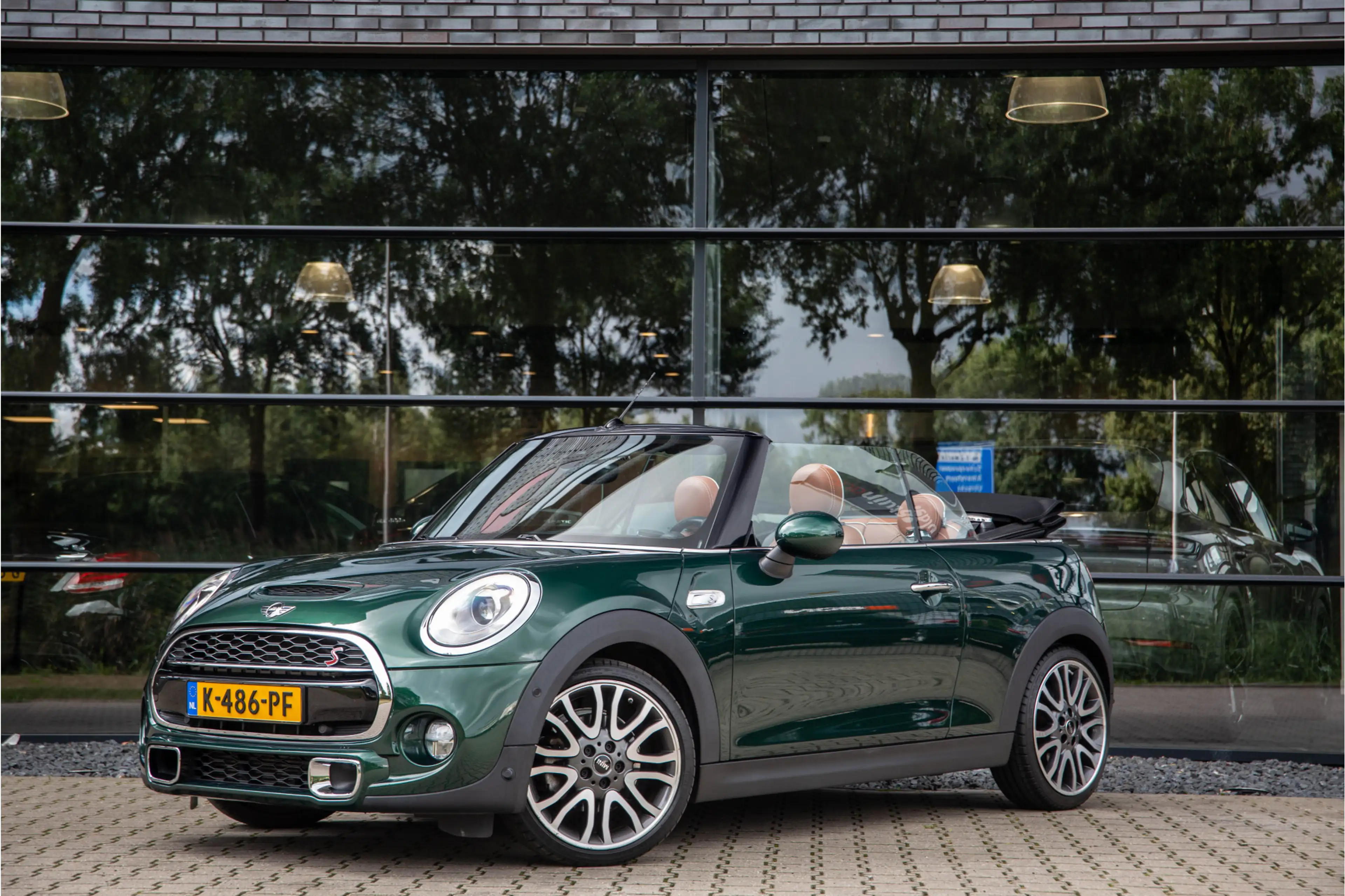 MINI Cooper S Cabrio 2.0 Chili Serious Business , Adap. Cruise, H&K, St — photo 2