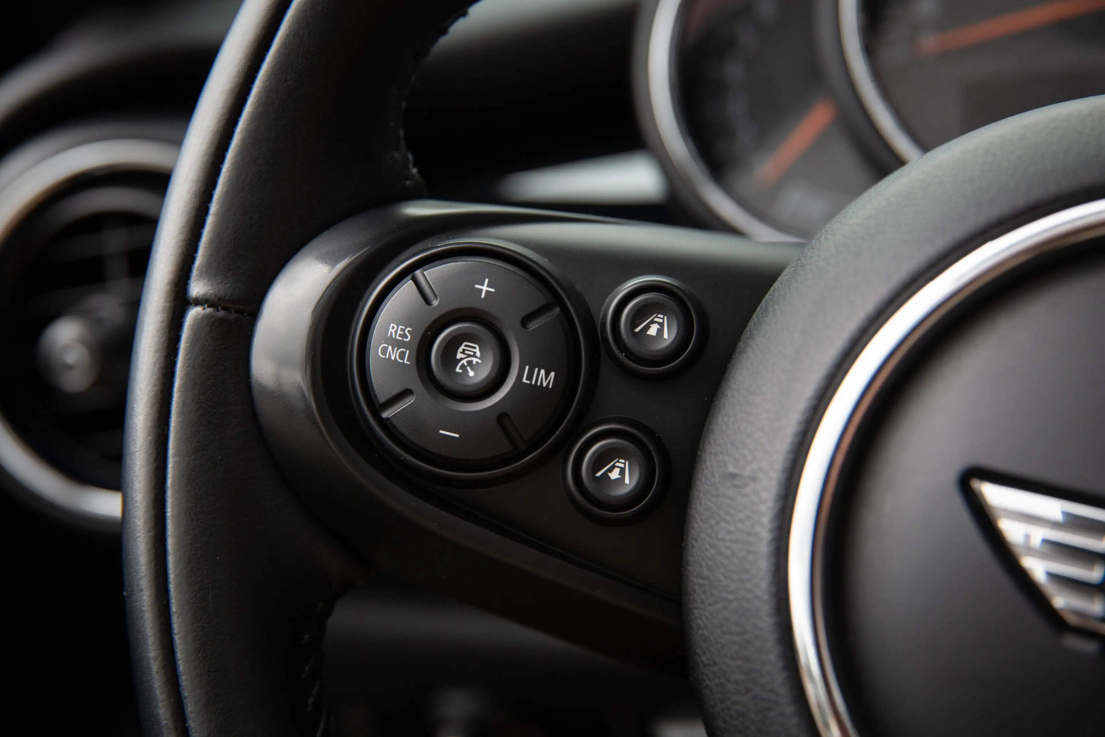 MINI Cooper S Cabrio 2.0 Chili Serious Business , Adap. Cruise, H&K, St — photo 15