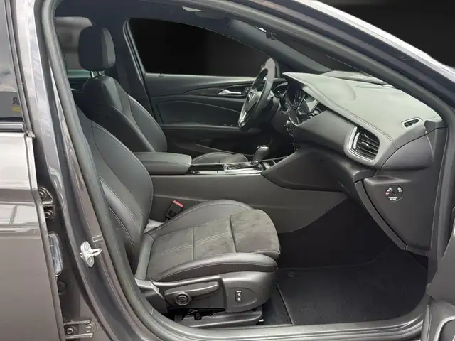 Opel Insignia view 12