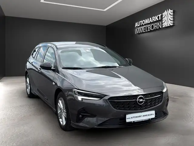 Opel Insignia view 2