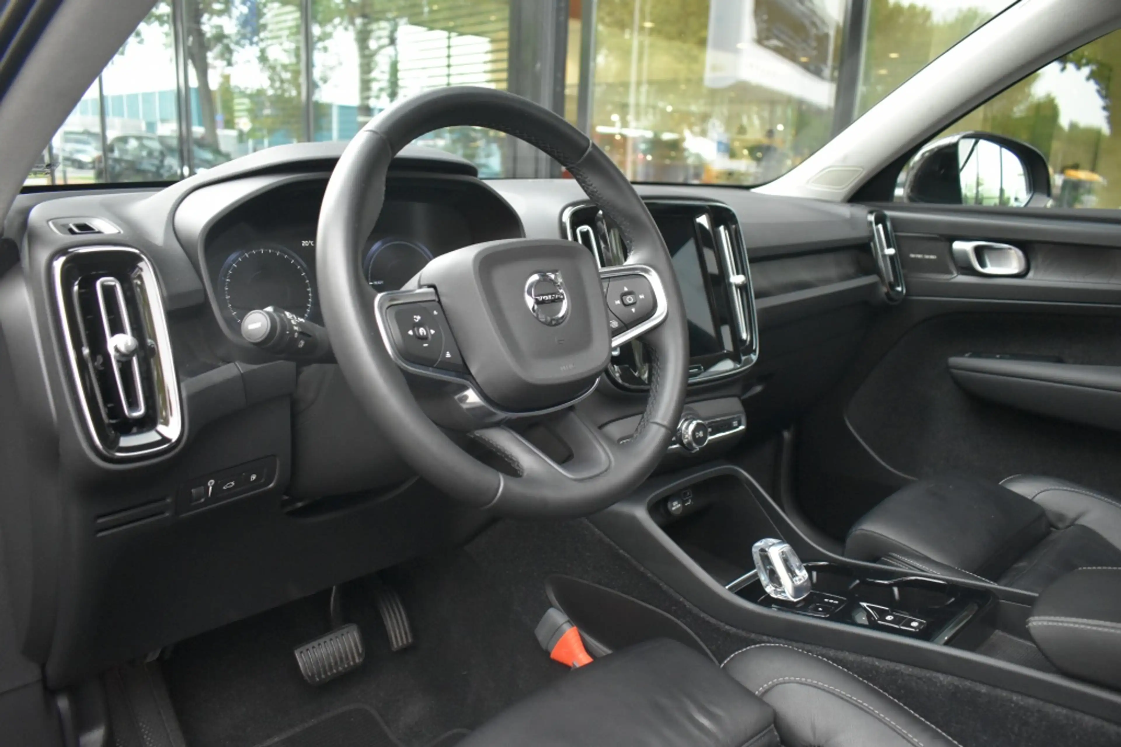 Volvo XC40 T4 211pk [Plug-in] Ultra Dark | Driver Assist | 20 — photo 3
