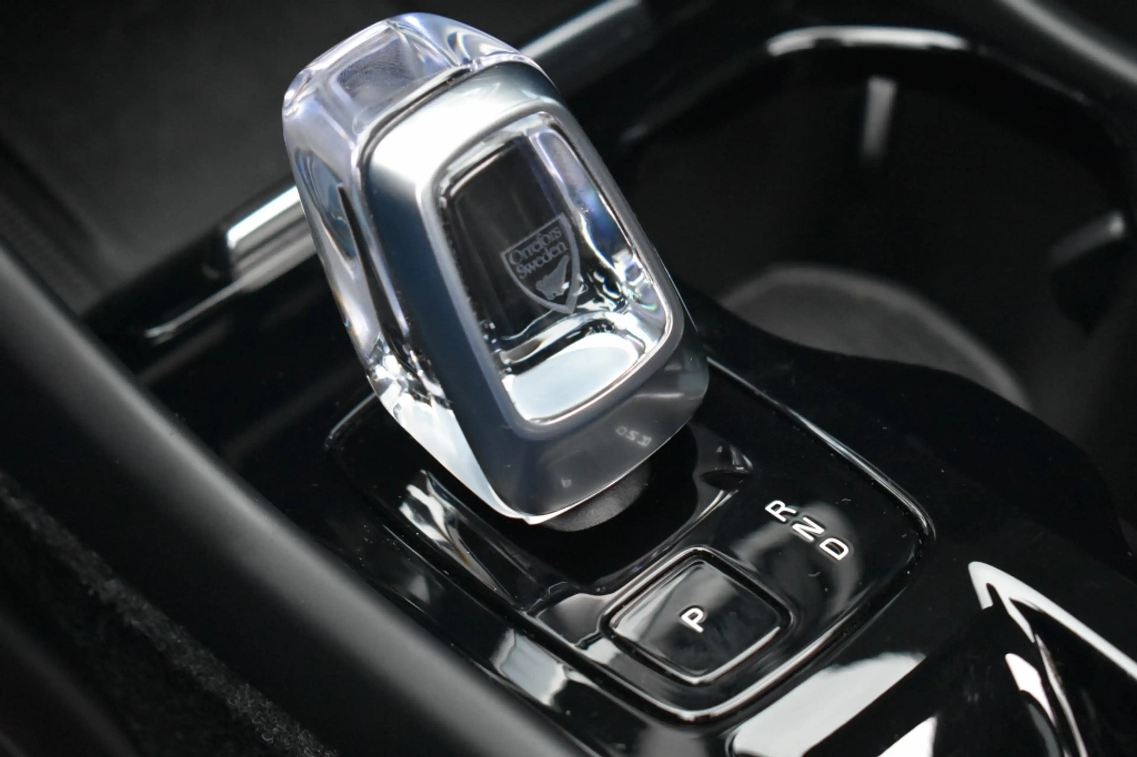 Volvo XC40 T4 211pk [Plug-in] Ultra Dark | Driver Assist | 20 — photo 19