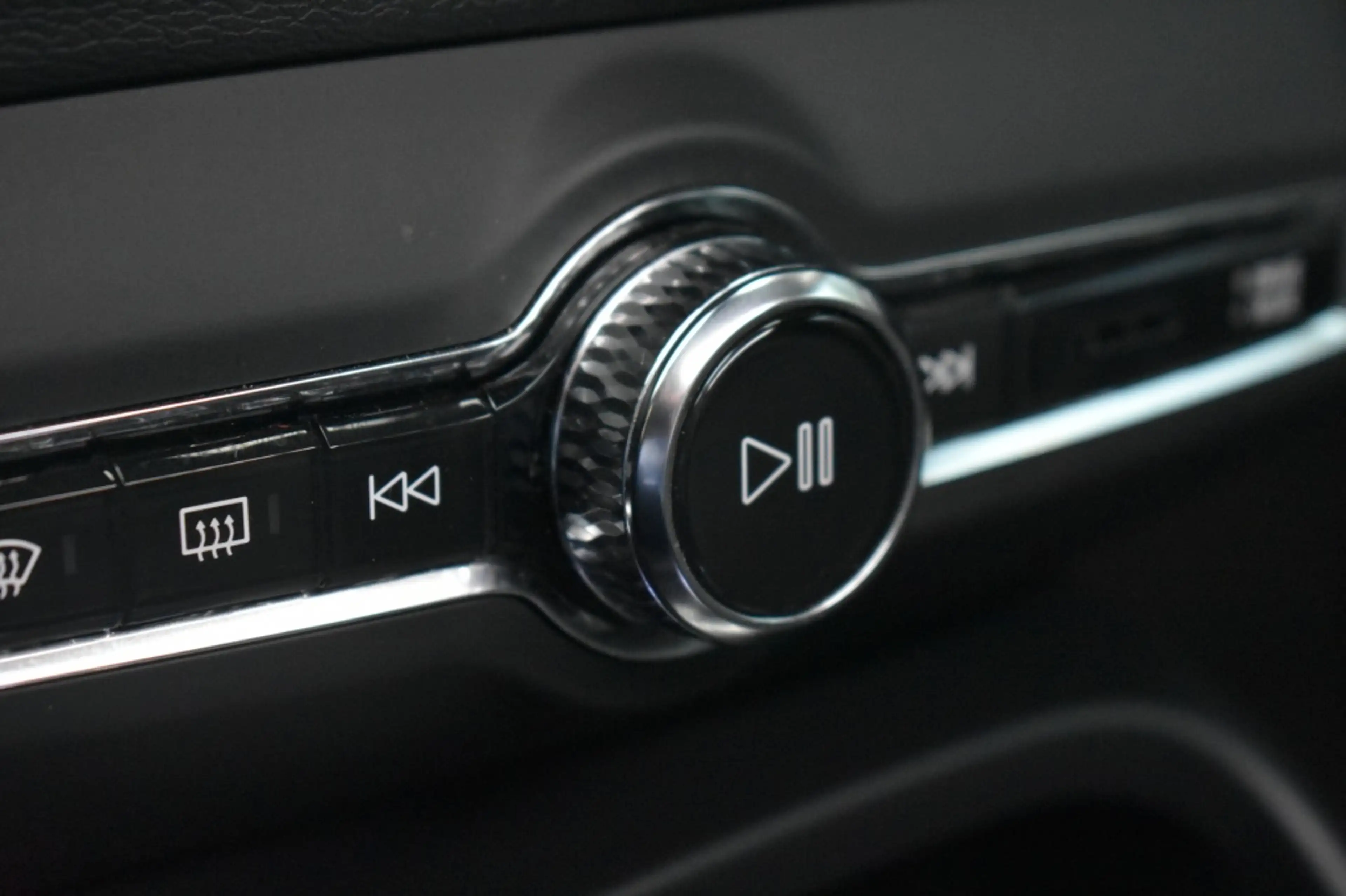 Volvo XC40 T4 211pk [Plug-in] Ultra Dark | Driver Assist | 20 — photo 20