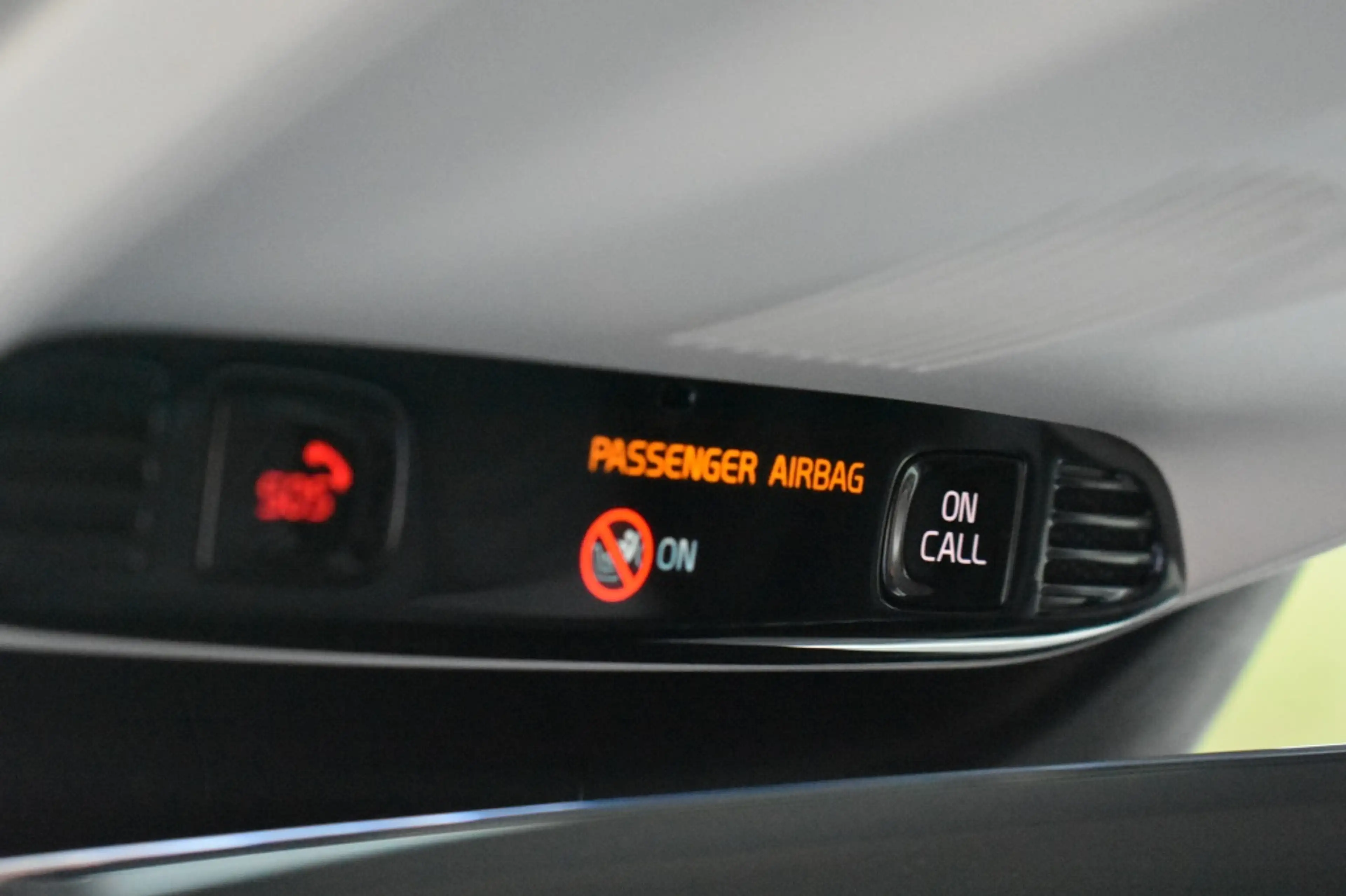 Volvo XC40 T4 211pk [Plug-in] Ultra Dark | Driver Assist | 20 — photo 32