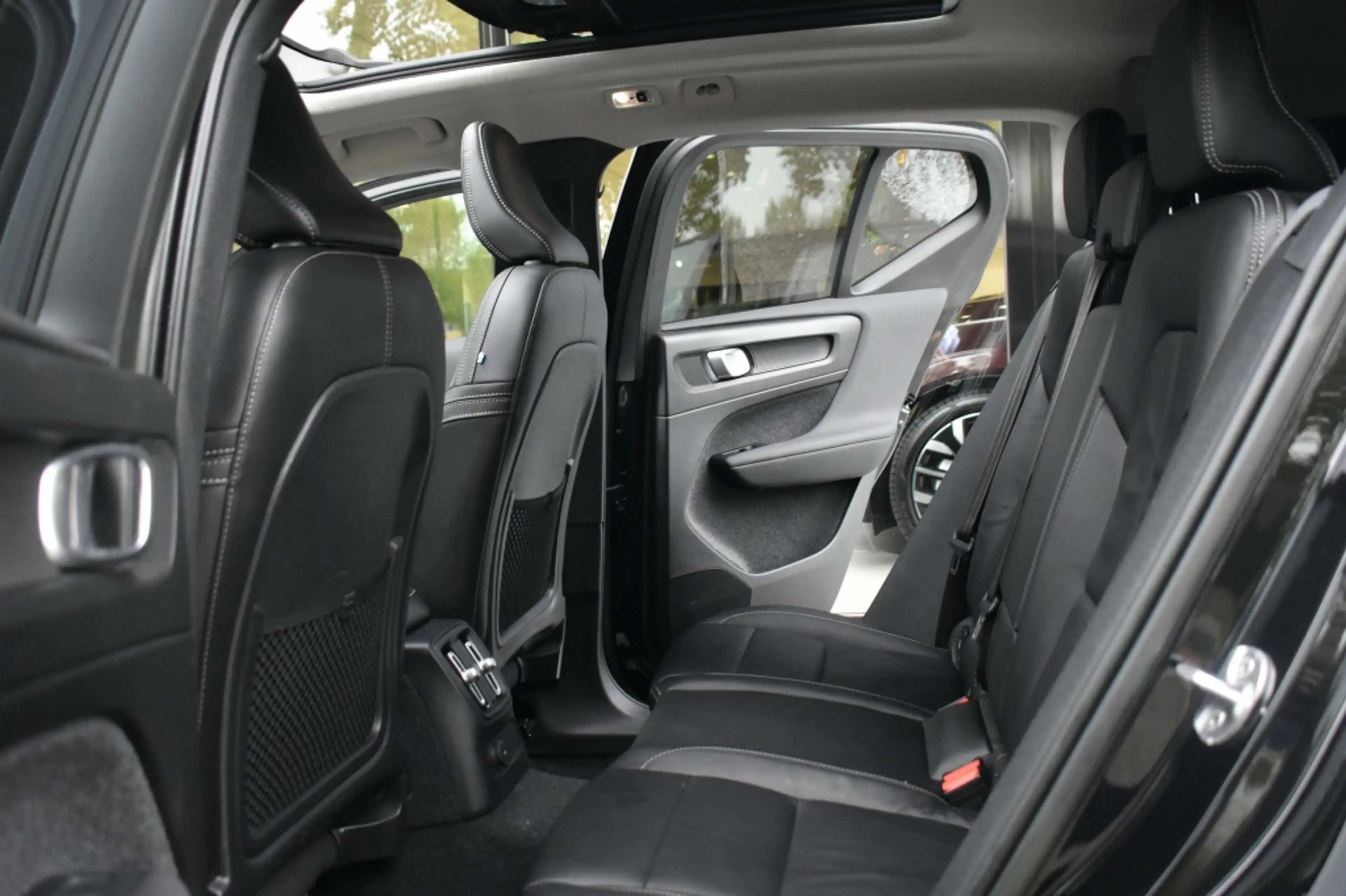 Volvo XC40 T4 211pk [Plug-in] Ultra Dark | Driver Assist | 20 — photo 15