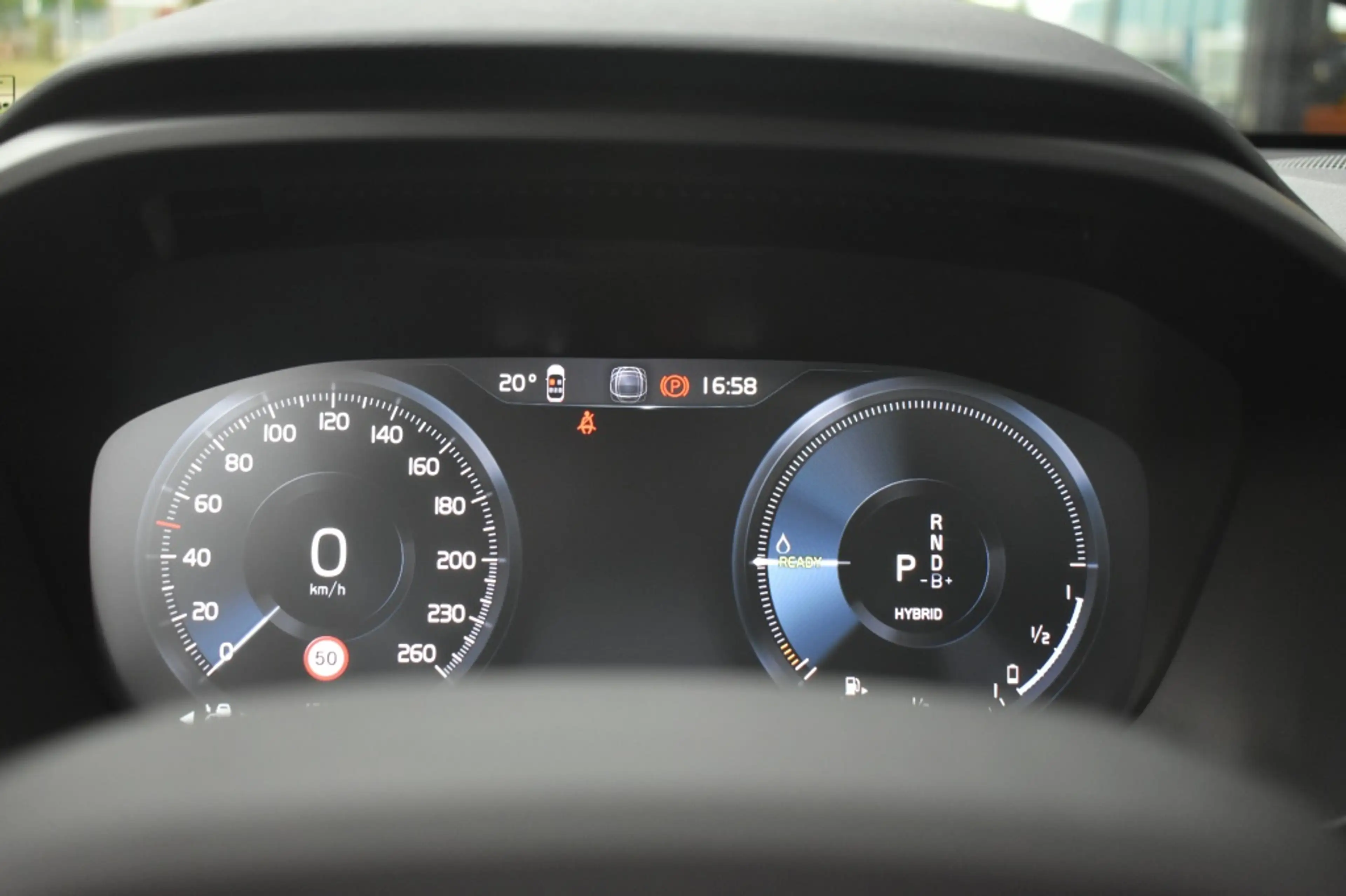 Volvo XC40 T4 211pk [Plug-in] Ultra Dark | Driver Assist | 20 — photo 21