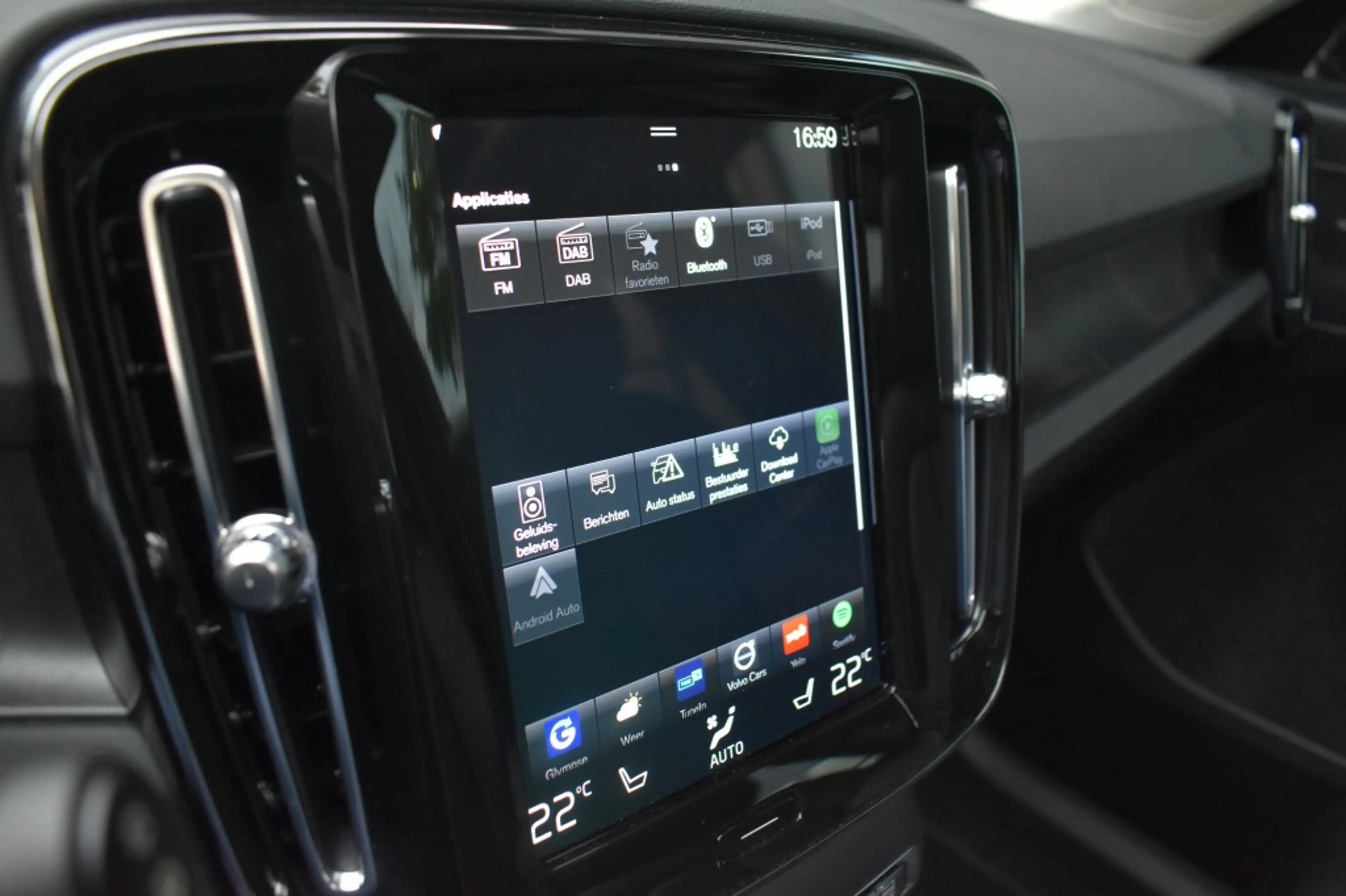 Volvo XC40 T4 211pk [Plug-in] Ultra Dark | Driver Assist | 20 — photo 26