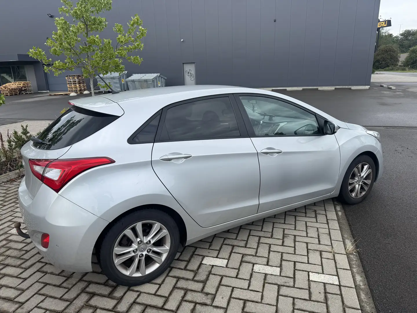 Hyundai i30 1.4i Climatisation/ jante / rd de recul / - 2
