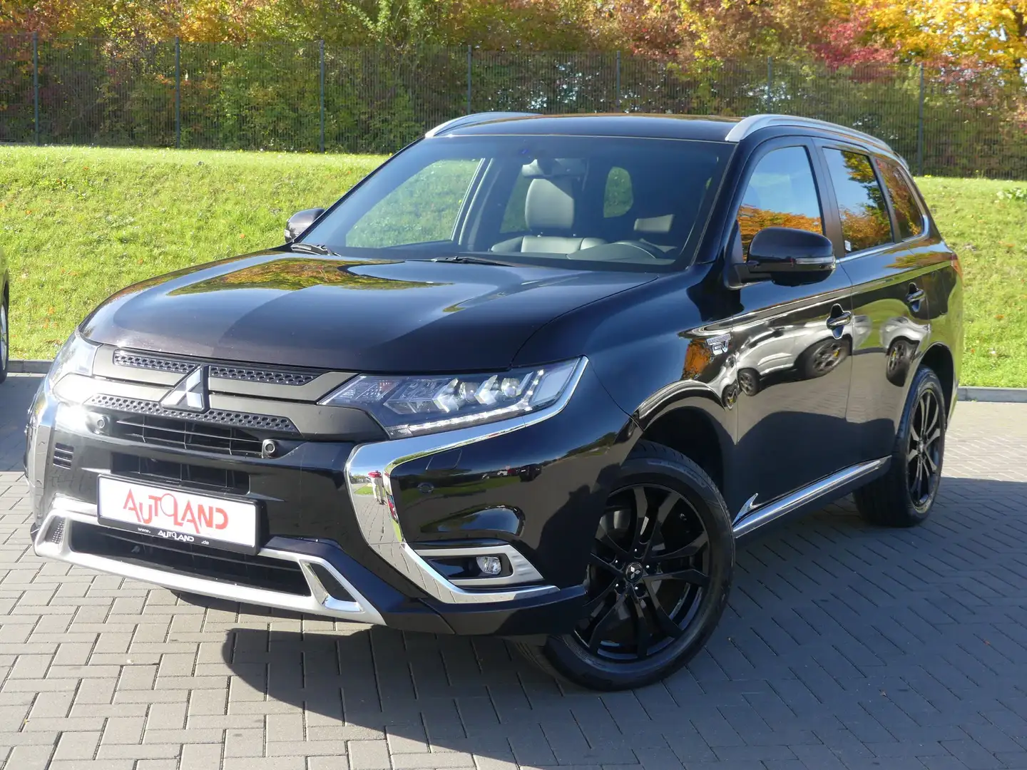 Mitsubishi Outlander 2.4Hybrid PHEV Intro Edition 4WD Schwarz - 2