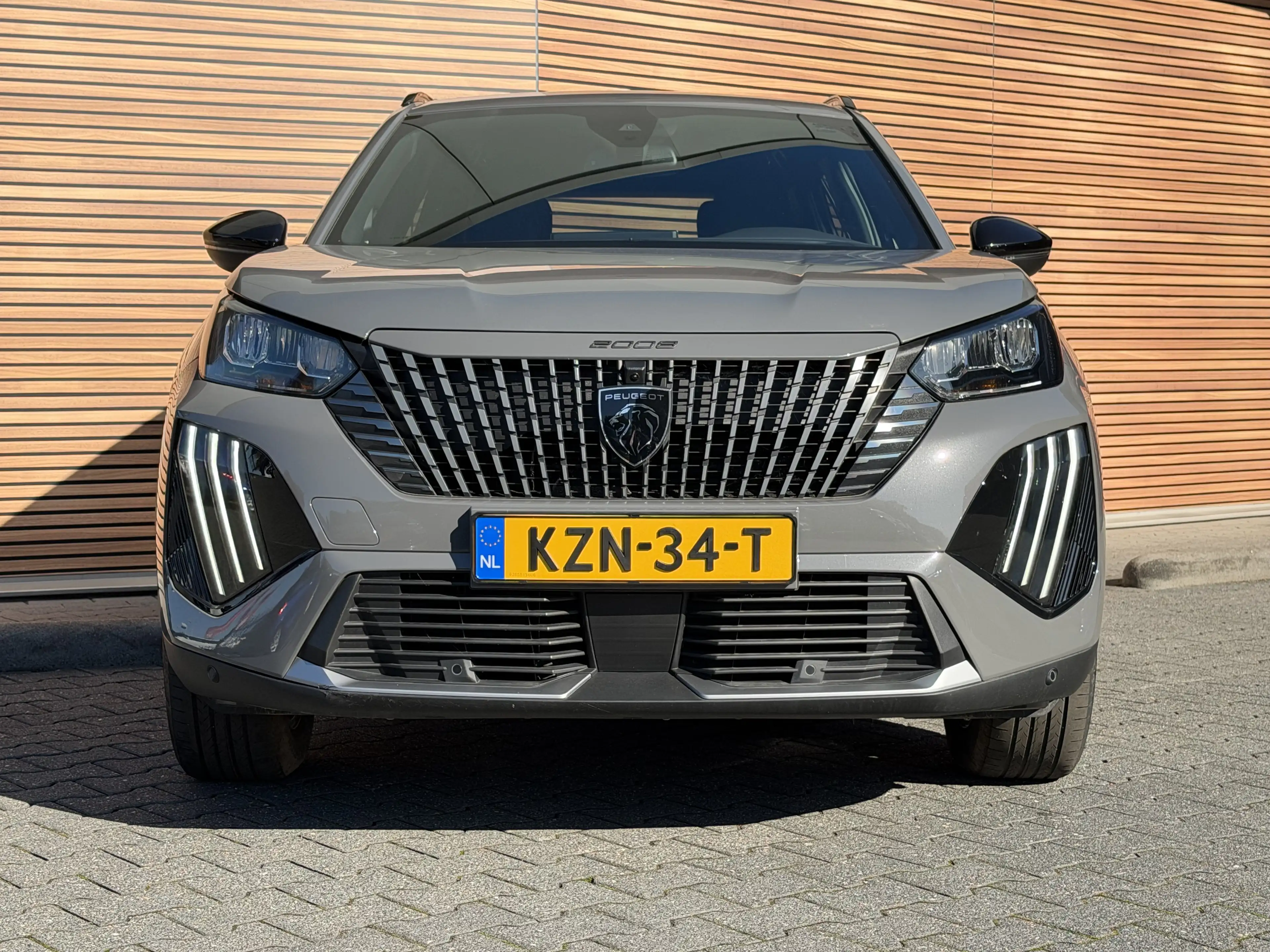 Peugeot e-2008 EV Allure Pack 50 kWh — photo 8