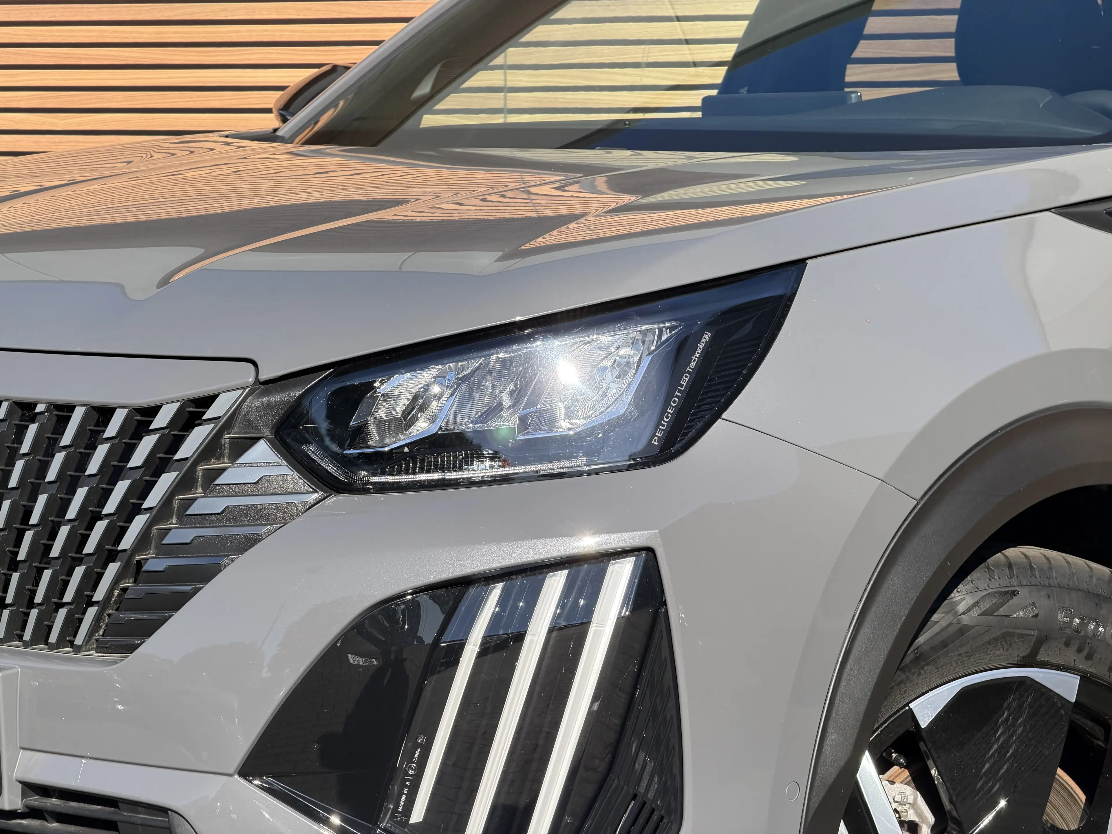 Peugeot e-2008 EV Allure Pack 50 kWh — photo 10