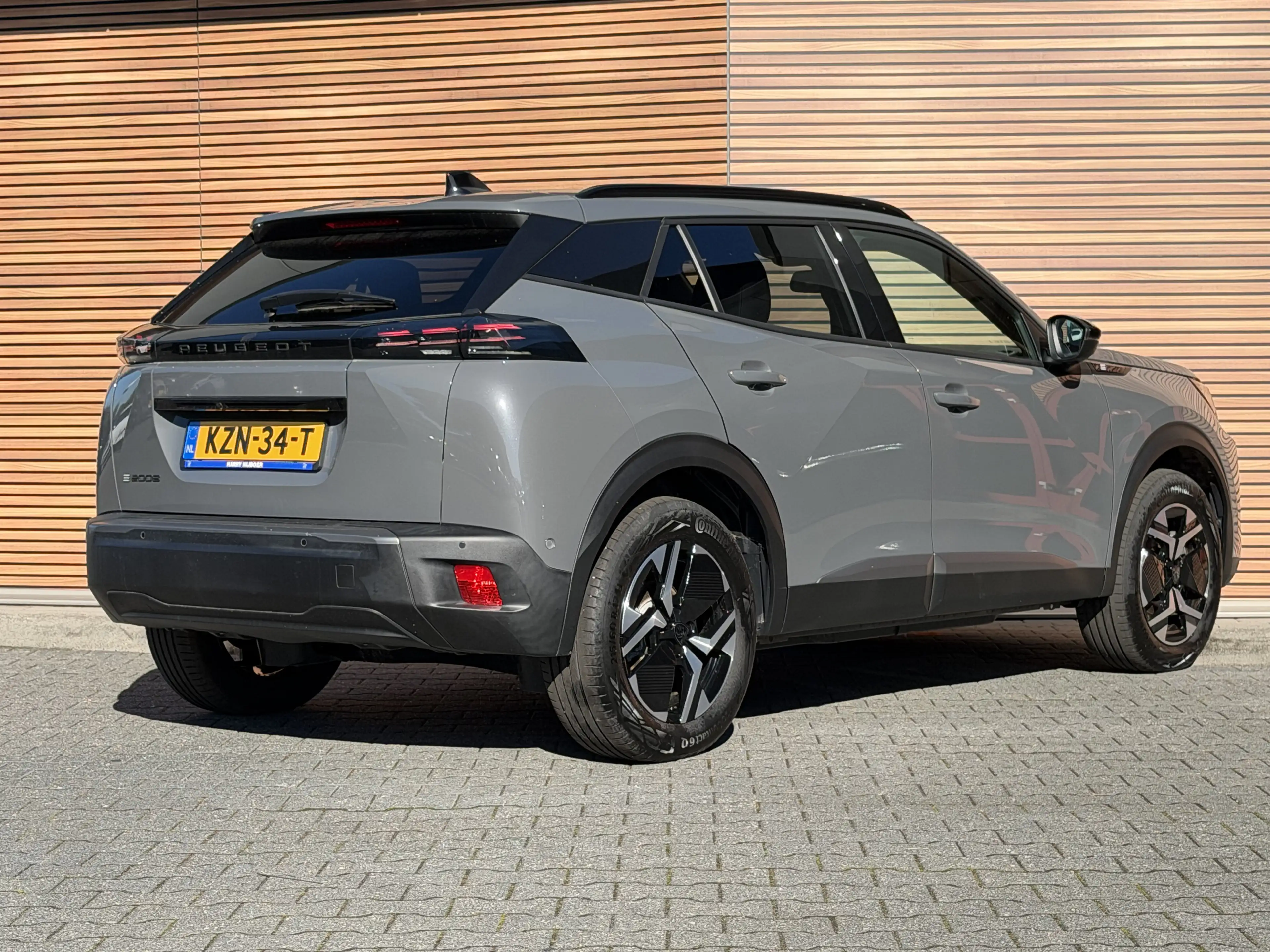 Peugeot e-2008 EV Allure Pack 50 kWh — photo 3