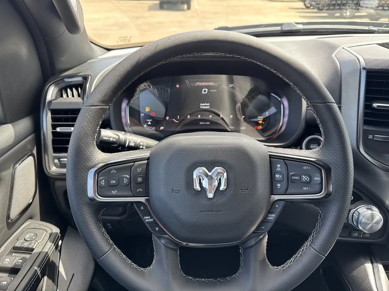 RAM 1500 снимка RAM 1500