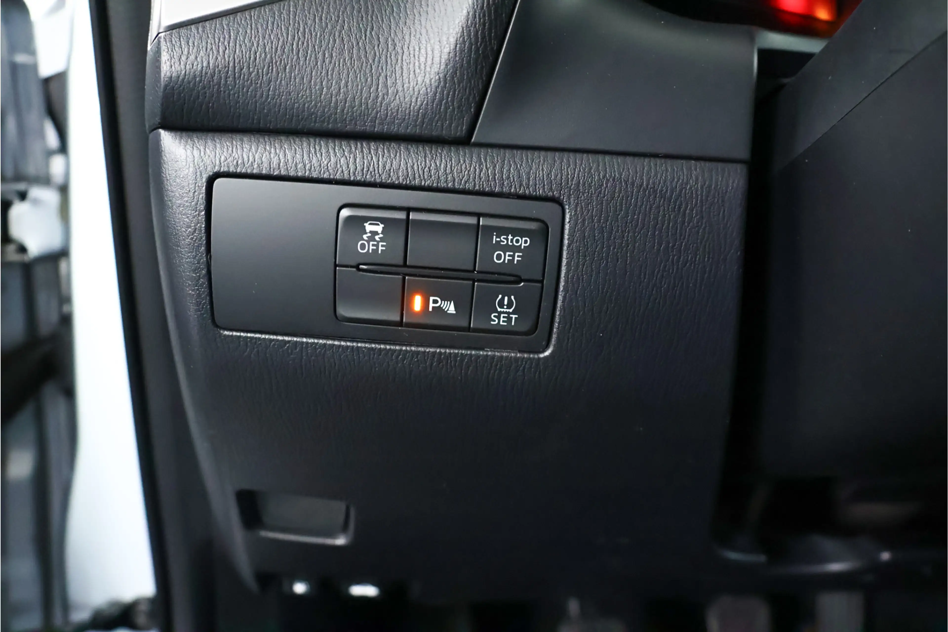 Mazda 3 2.0 SkyActiv-G 120 GT-M / Navi / LED / Clima / Cru — photo 24
