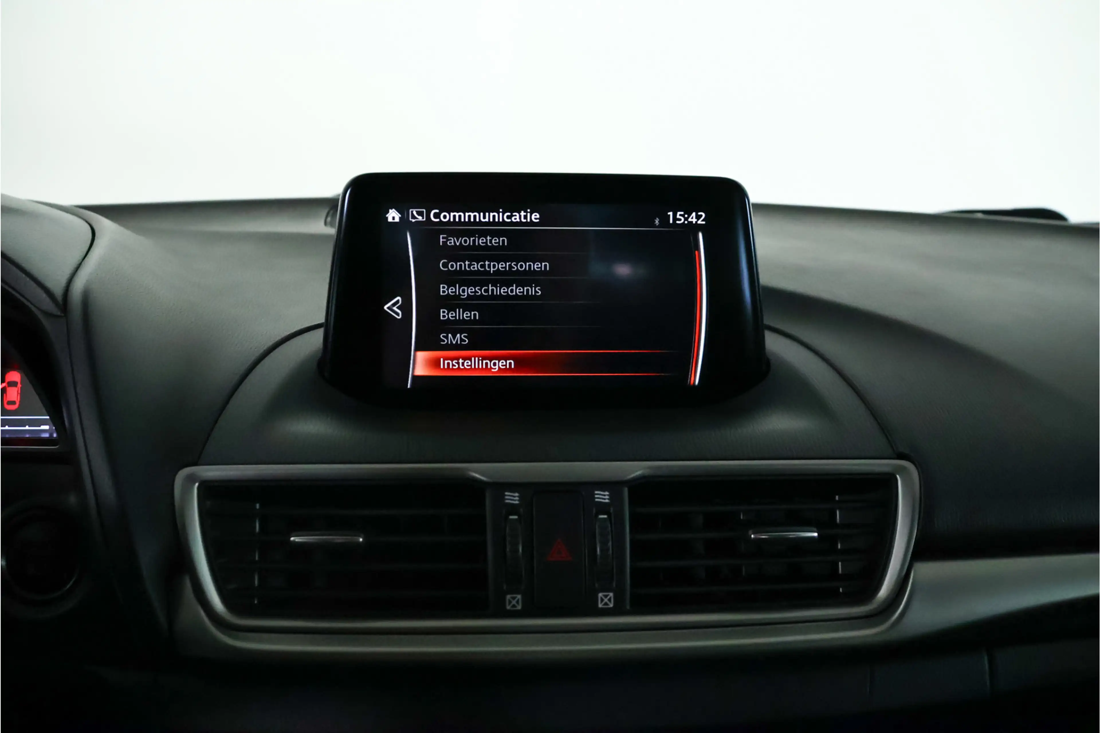Mazda 3 2.0 SkyActiv-G 120 GT-M / Navi / LED / Clima / Cru — photo 18