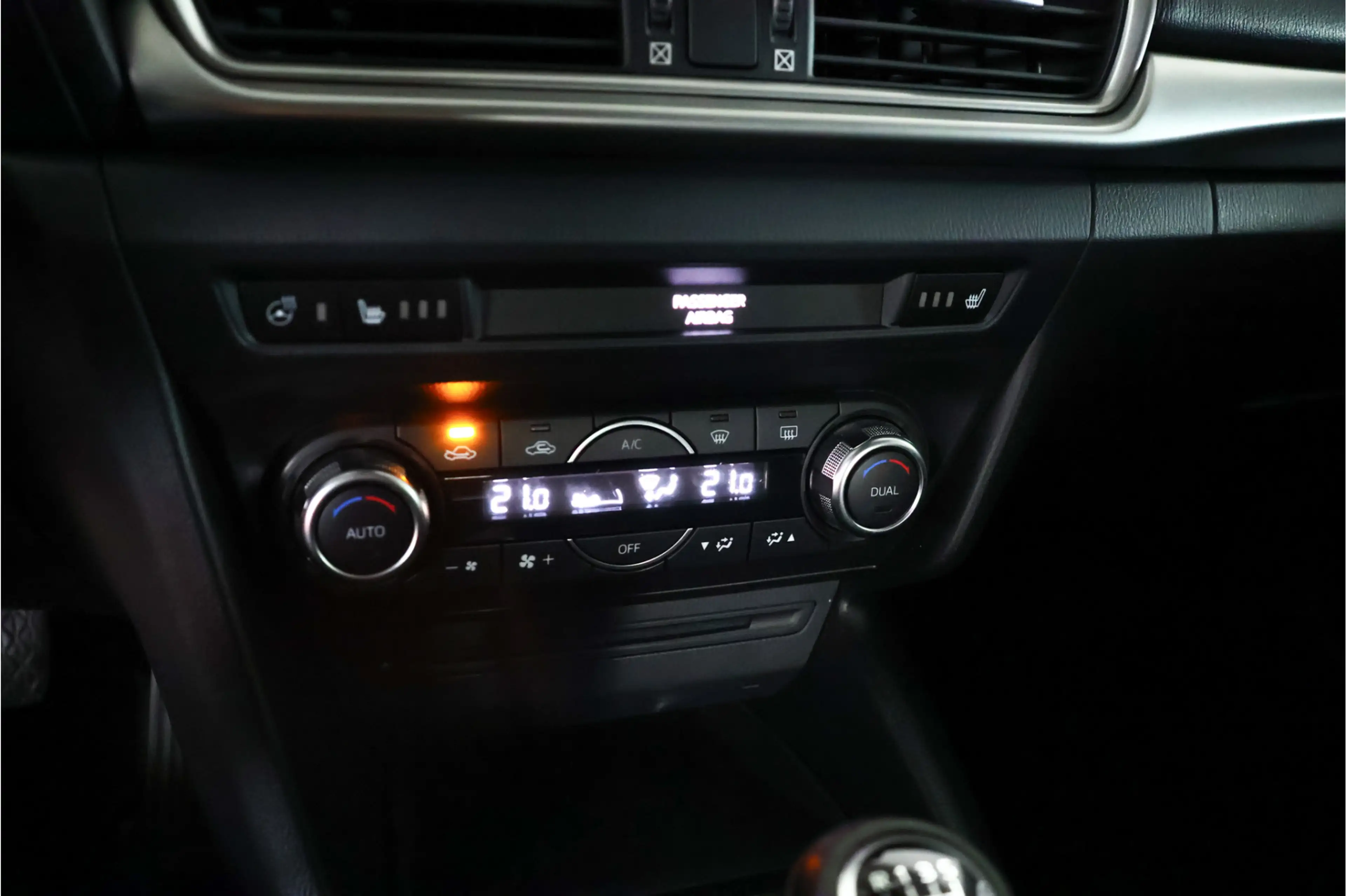 Mazda 3 2.0 SkyActiv-G 120 GT-M / Navi / LED / Clima / Cru — photo 14