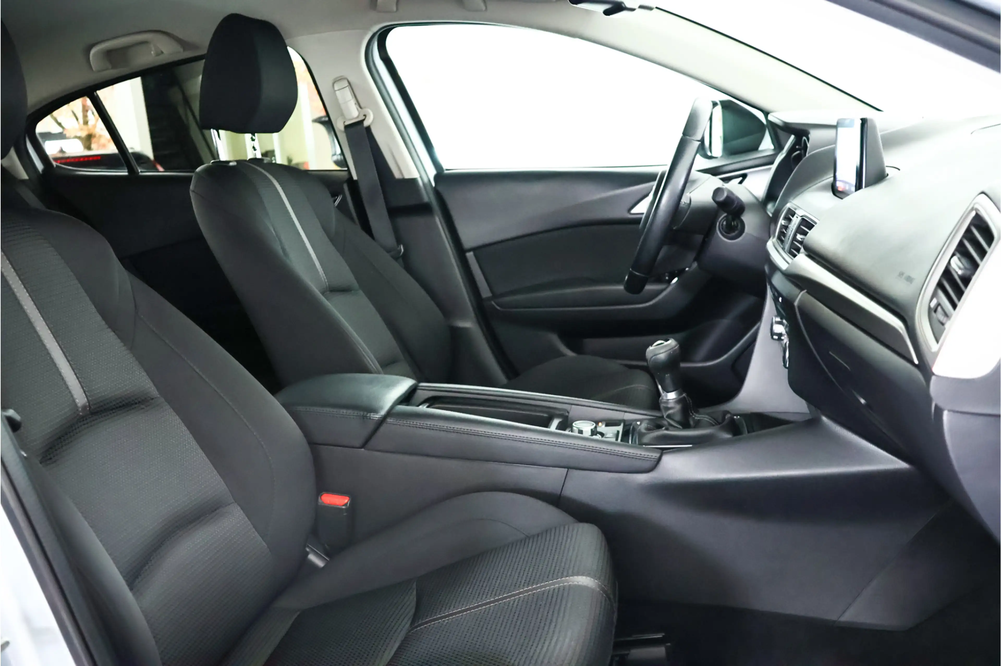 Mazda 3 2.0 SkyActiv-G 120 GT-M / Navi / LED / Clima / Cru — photo 9