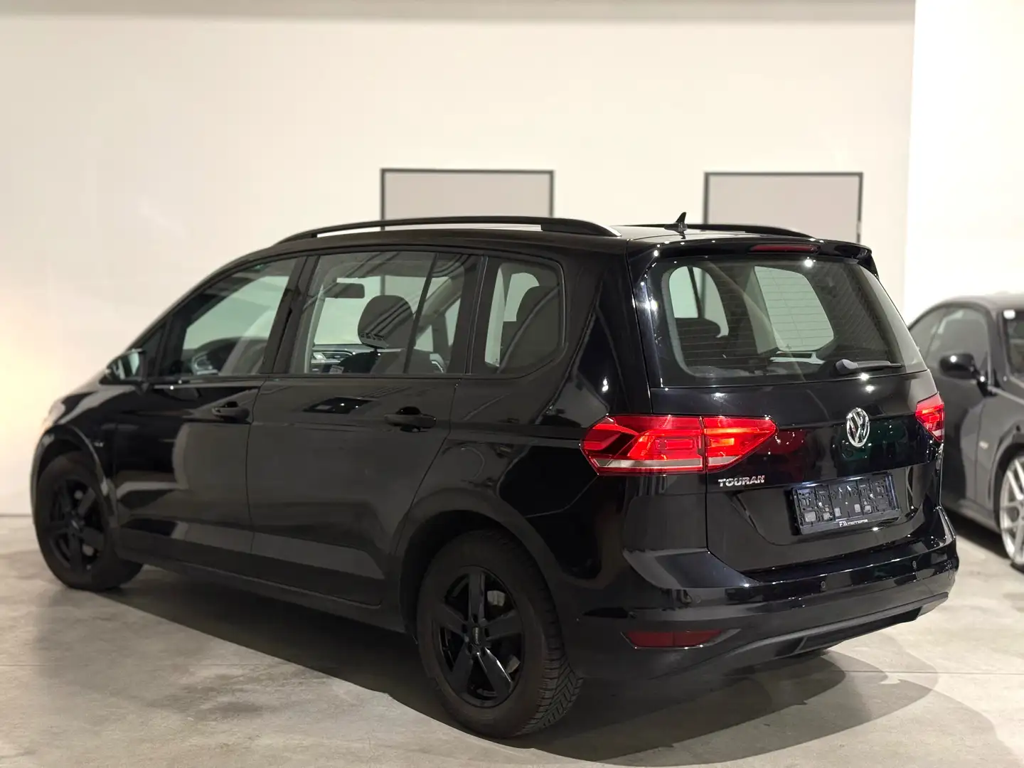Volkswagen Touran Trendline BMT/Start-Stopp, 7 SITZER, TEMPOMAT,SZH, Schwarz - 2