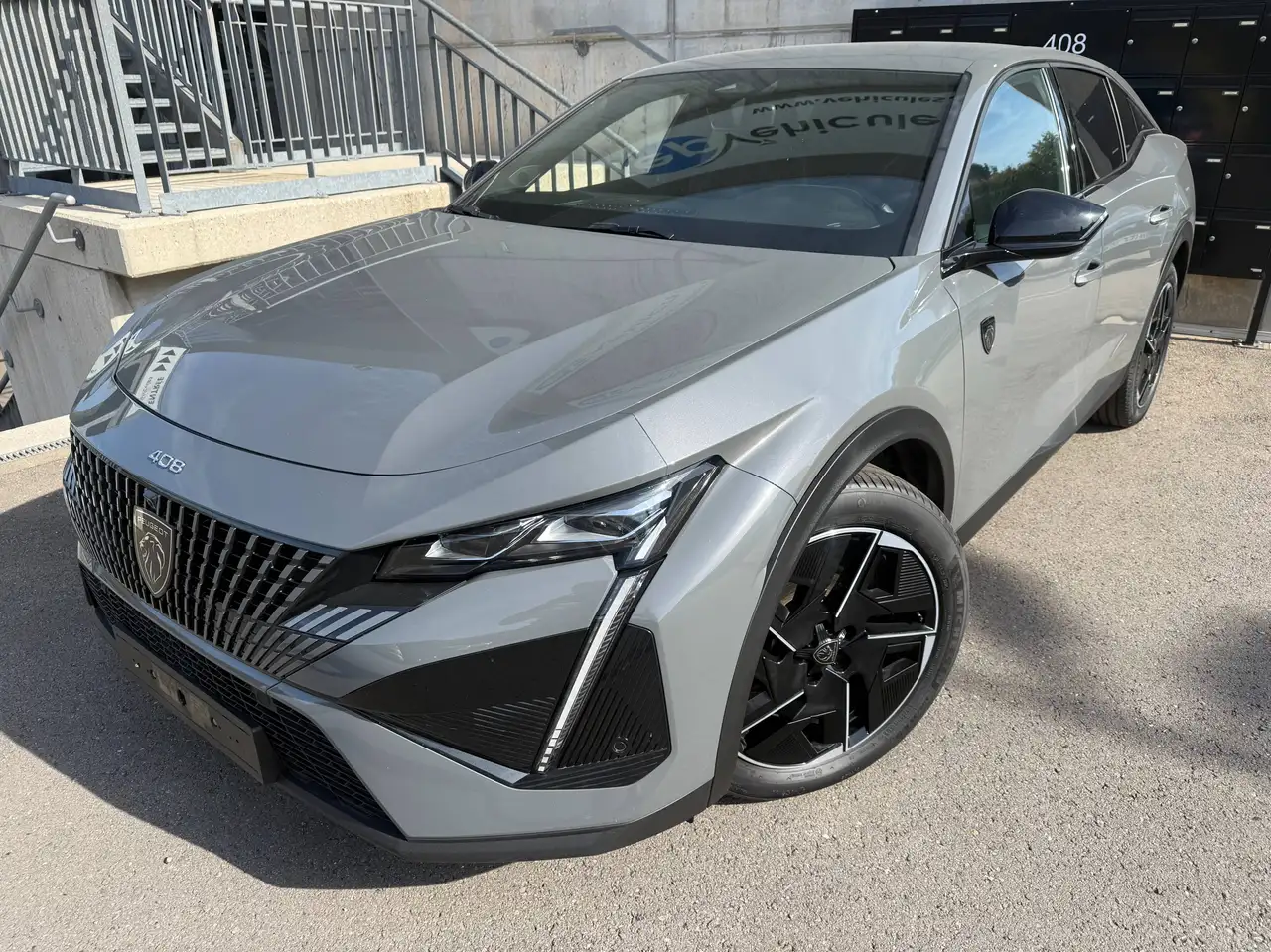 Peugeot 408