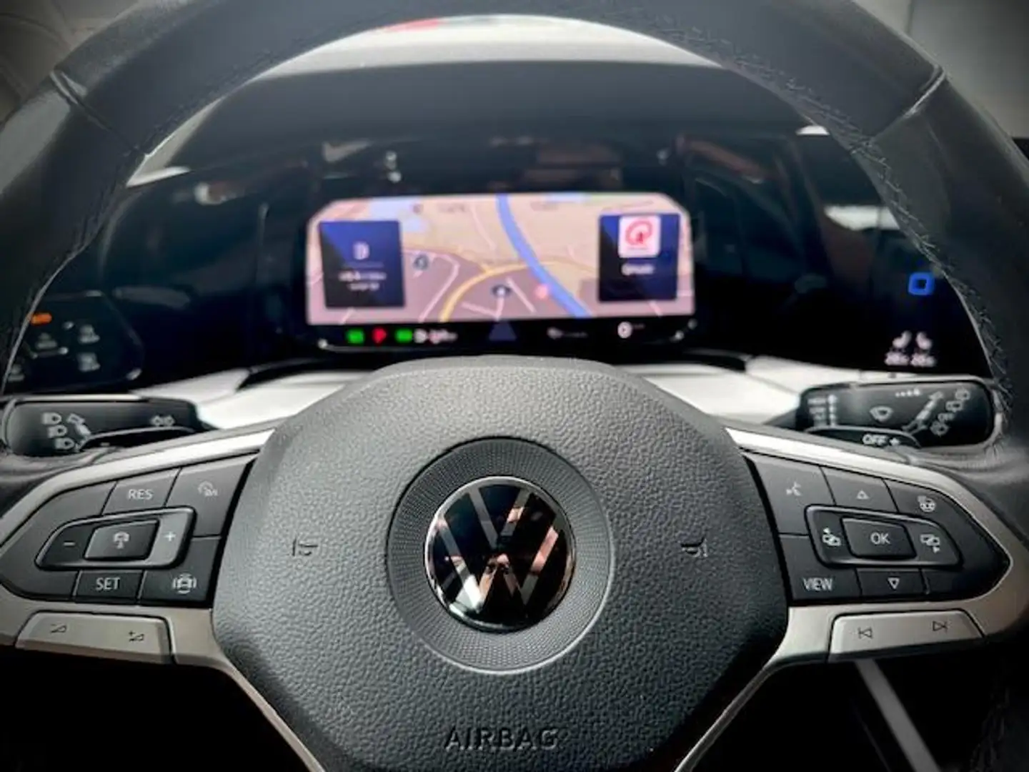 Volkswagen Golf 1.5 eTSI R-Line Business+, eerste eigenaar, apple Noir - 2