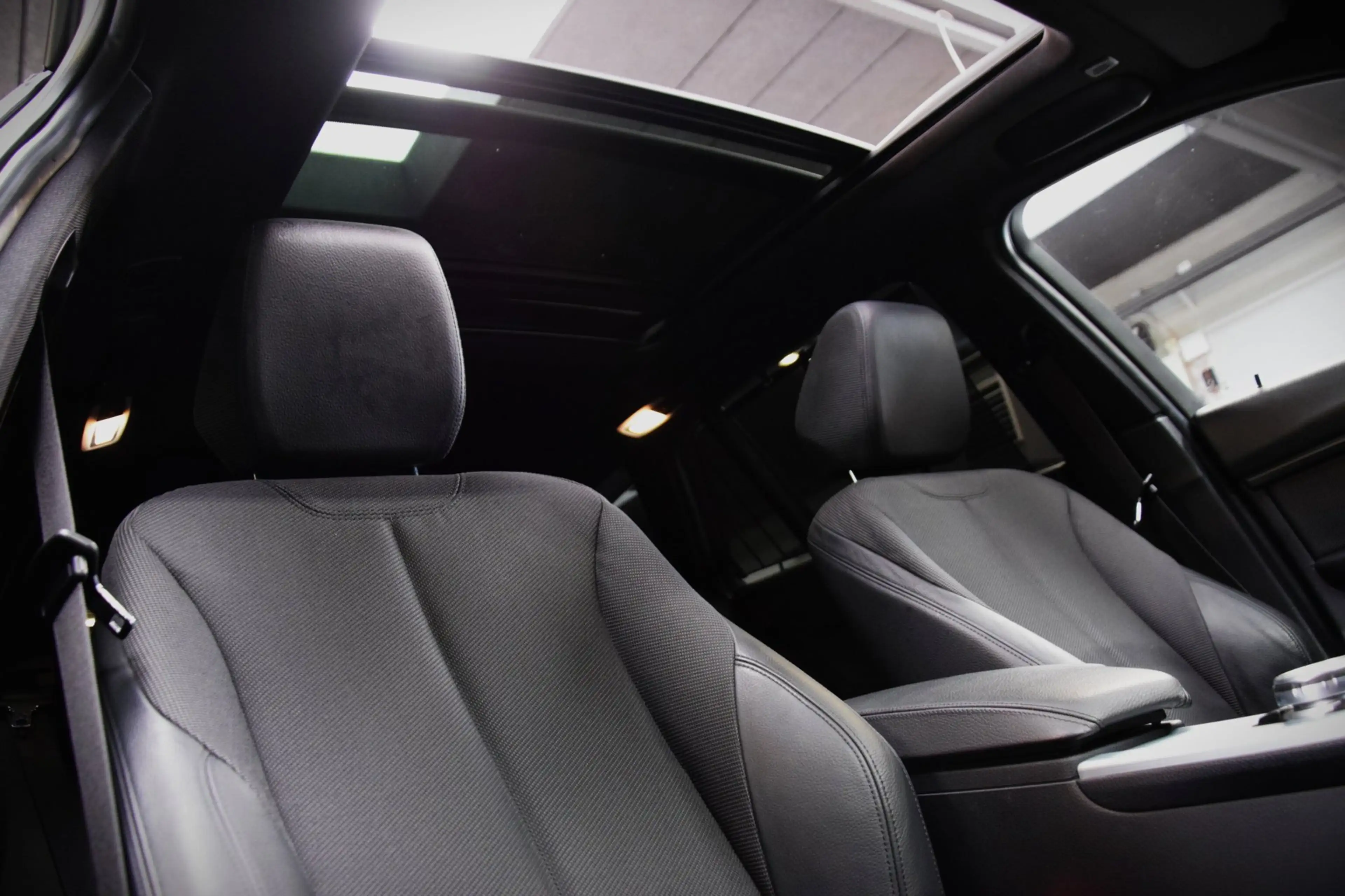 Alpina B3 BMW ALPINA BITURBO TOURING ALLRAD Panoramadak|Head — photo 17