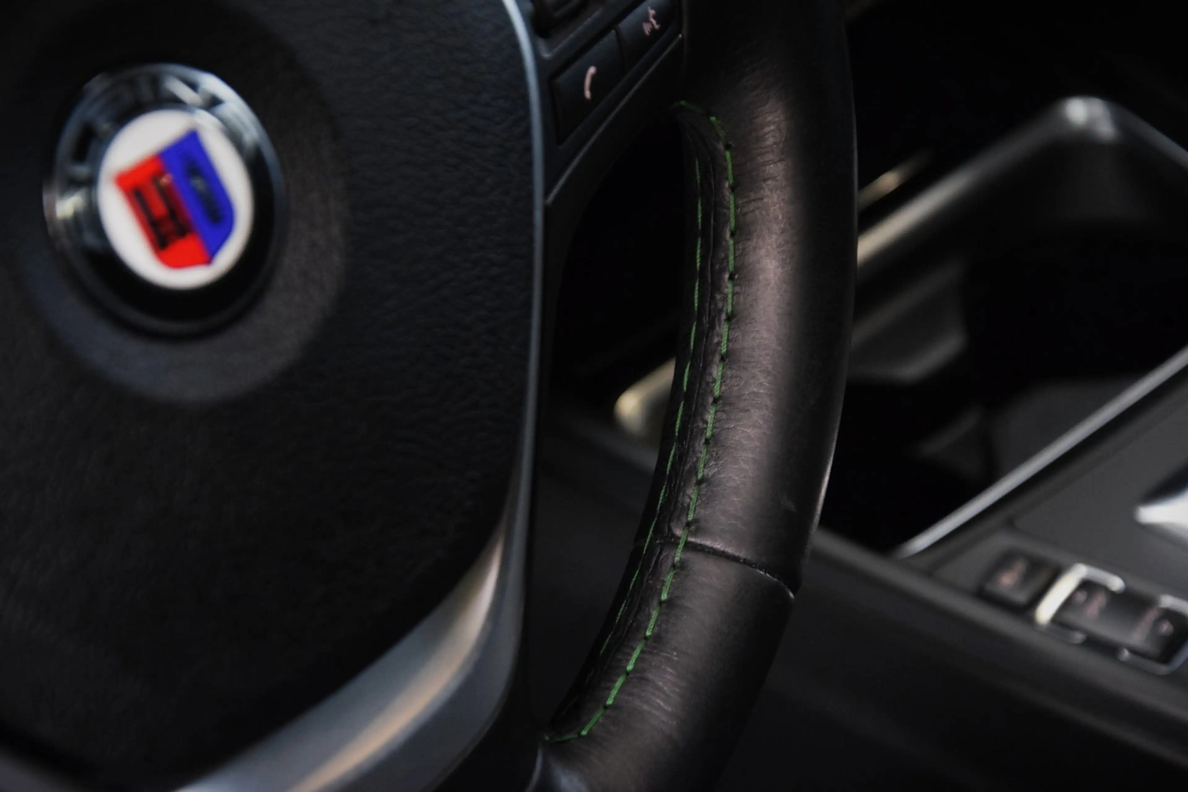 Alpina B3 BMW ALPINA BITURBO TOURING ALLRAD Panoramadak|Head — photo 27
