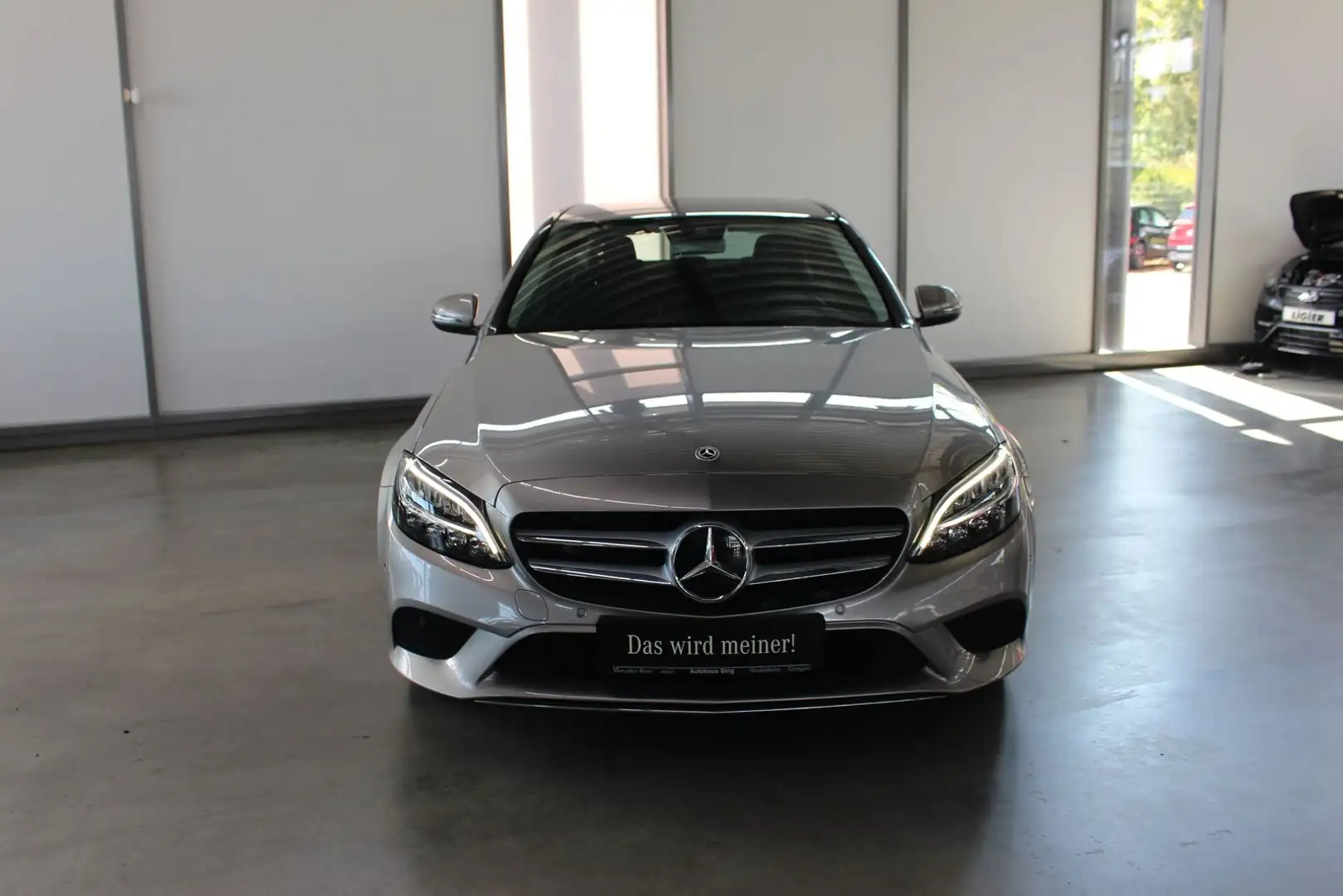 Mercedes-Benz C 300 Avantgarde LED Kamera Navi PTS SHZ Silber - 2