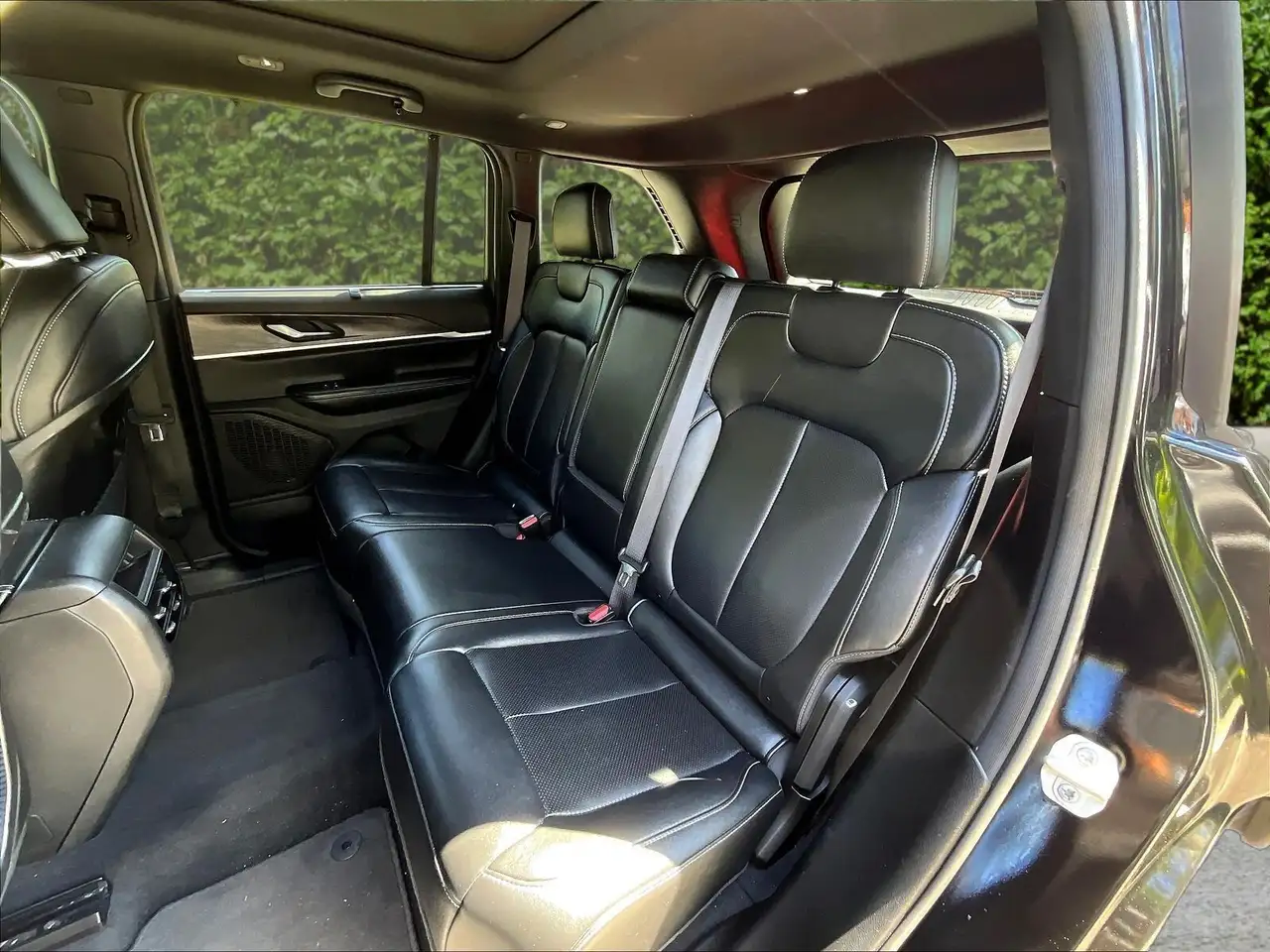 Jeep Grand Cherokee photo Jeep Grand Cherokee