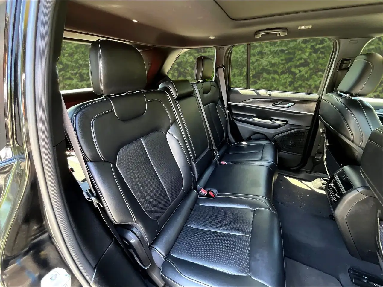 Jeep Grand Cherokee photo Jeep Grand Cherokee