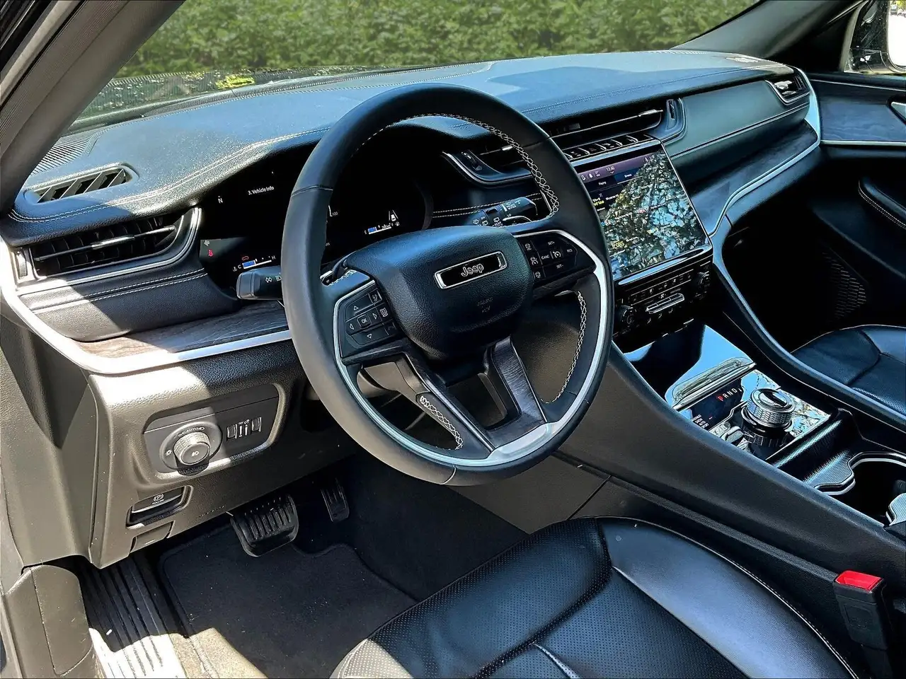 Jeep Grand Cherokee photo Jeep Grand Cherokee