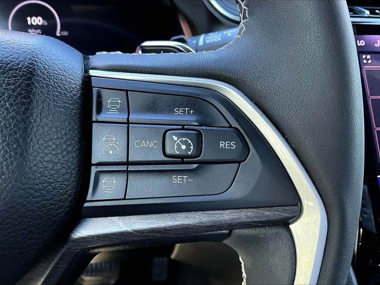 Jeep Grand Cherokee photo Jeep Grand Cherokee