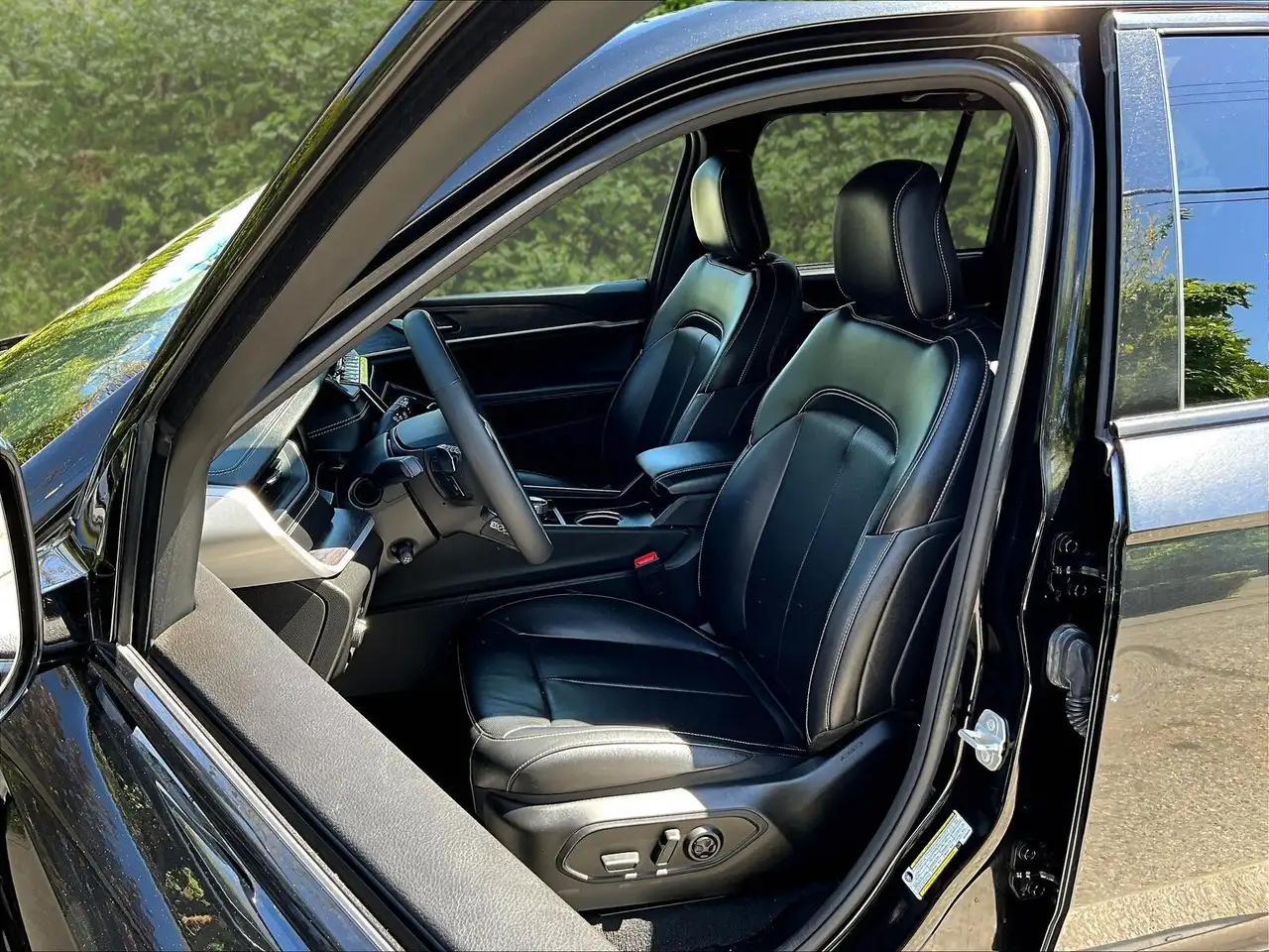 Jeep Grand Cherokee photo Jeep Grand Cherokee