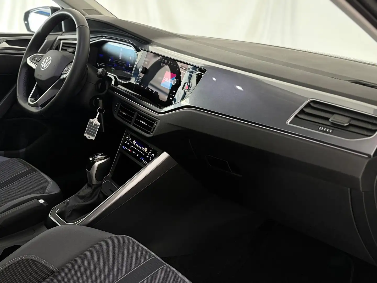 Volkswagen Polo 1.0 TSI Style I Automaat I Apple-Android I Stoelve Schwarz - 2