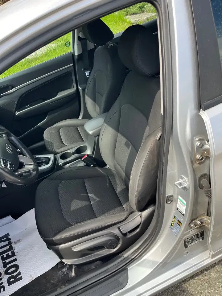 Hyundai ELANTRA снимка Hyundai ELANTRA