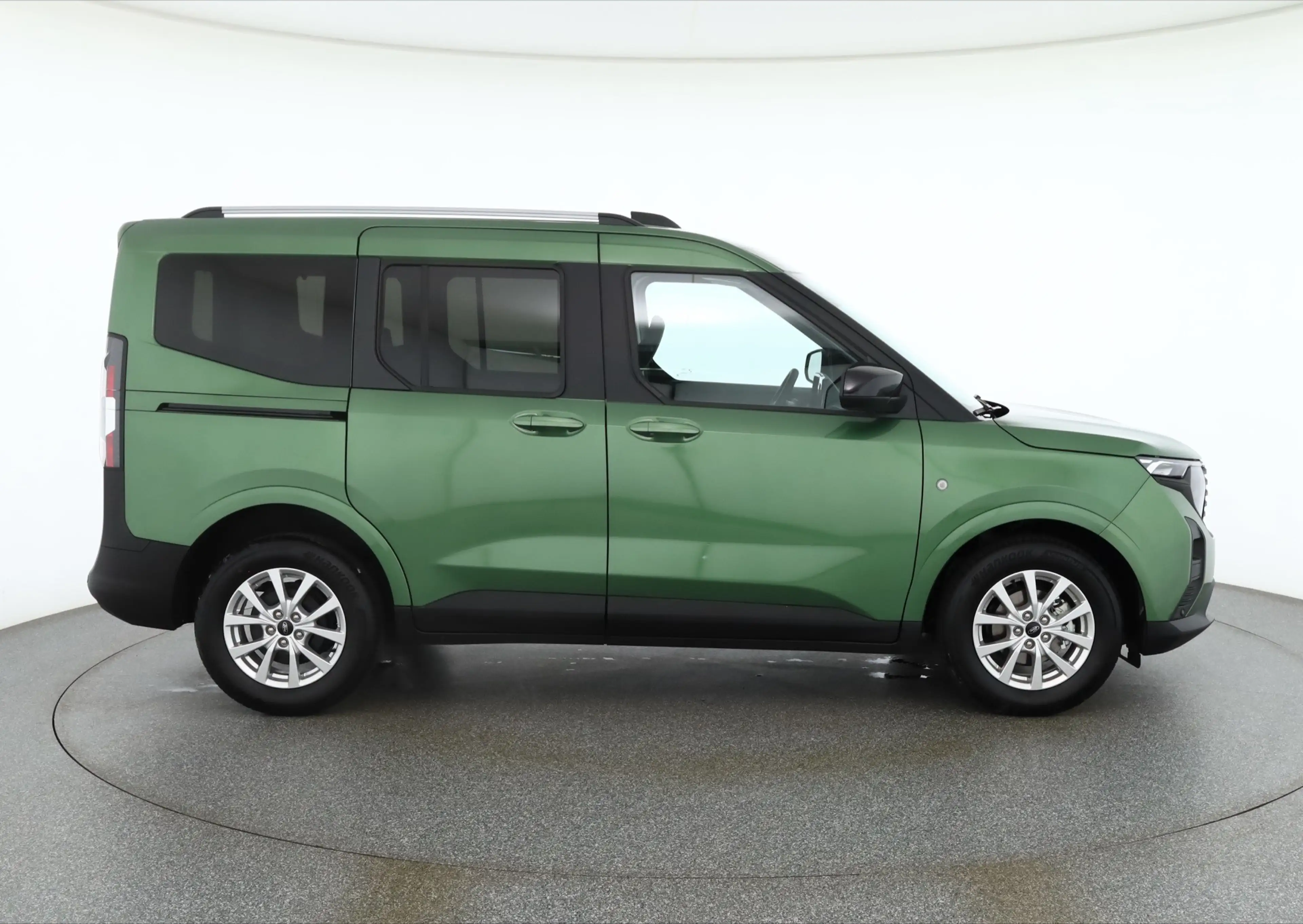 Ford Tourneo Courier Titanium 1.0 EB Aut. Kamera SItzhe — photo 6