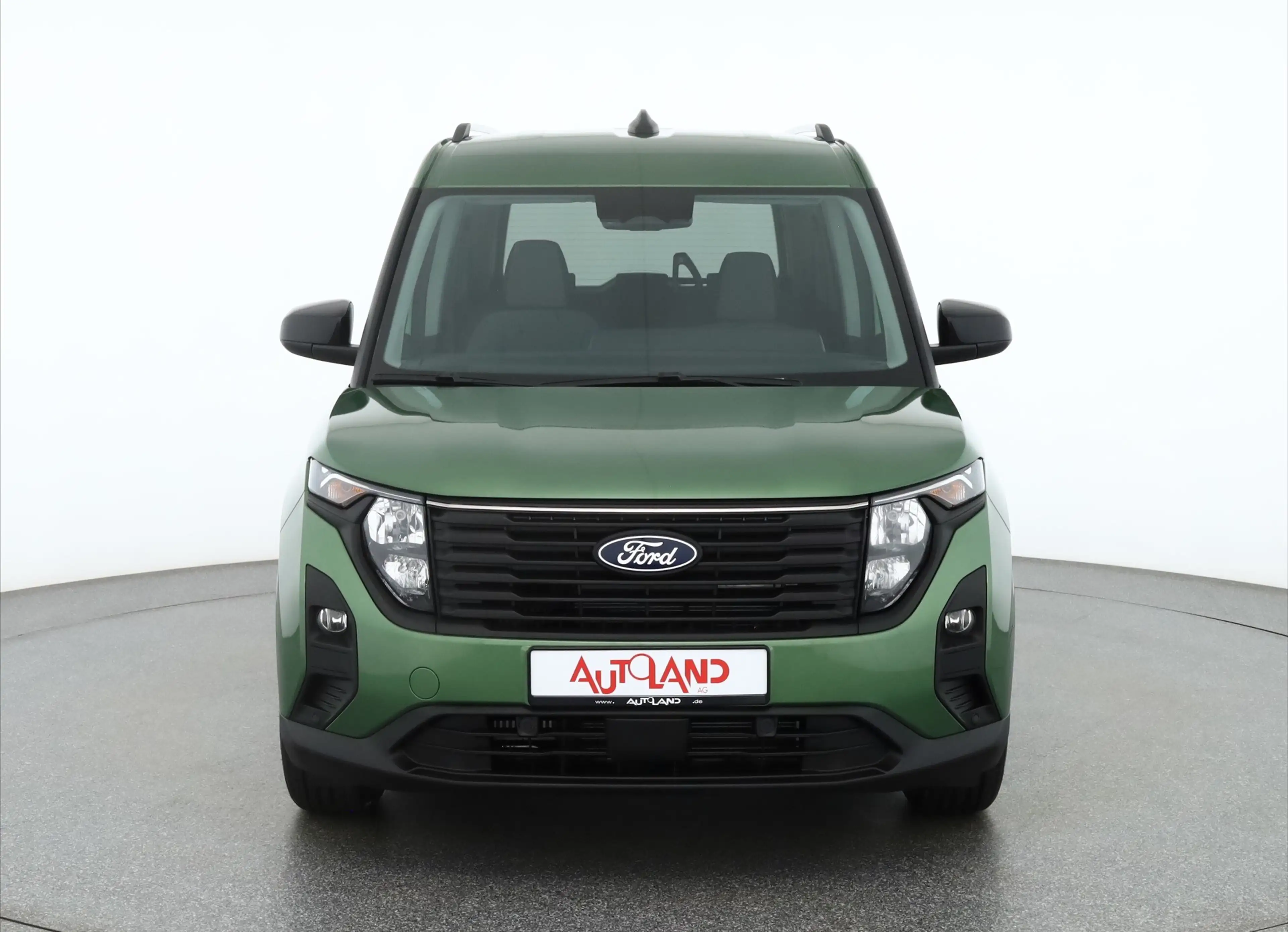 Ford Tourneo Courier Titanium 1.0 EB Aut. Kamera SItzhe — photo 8
