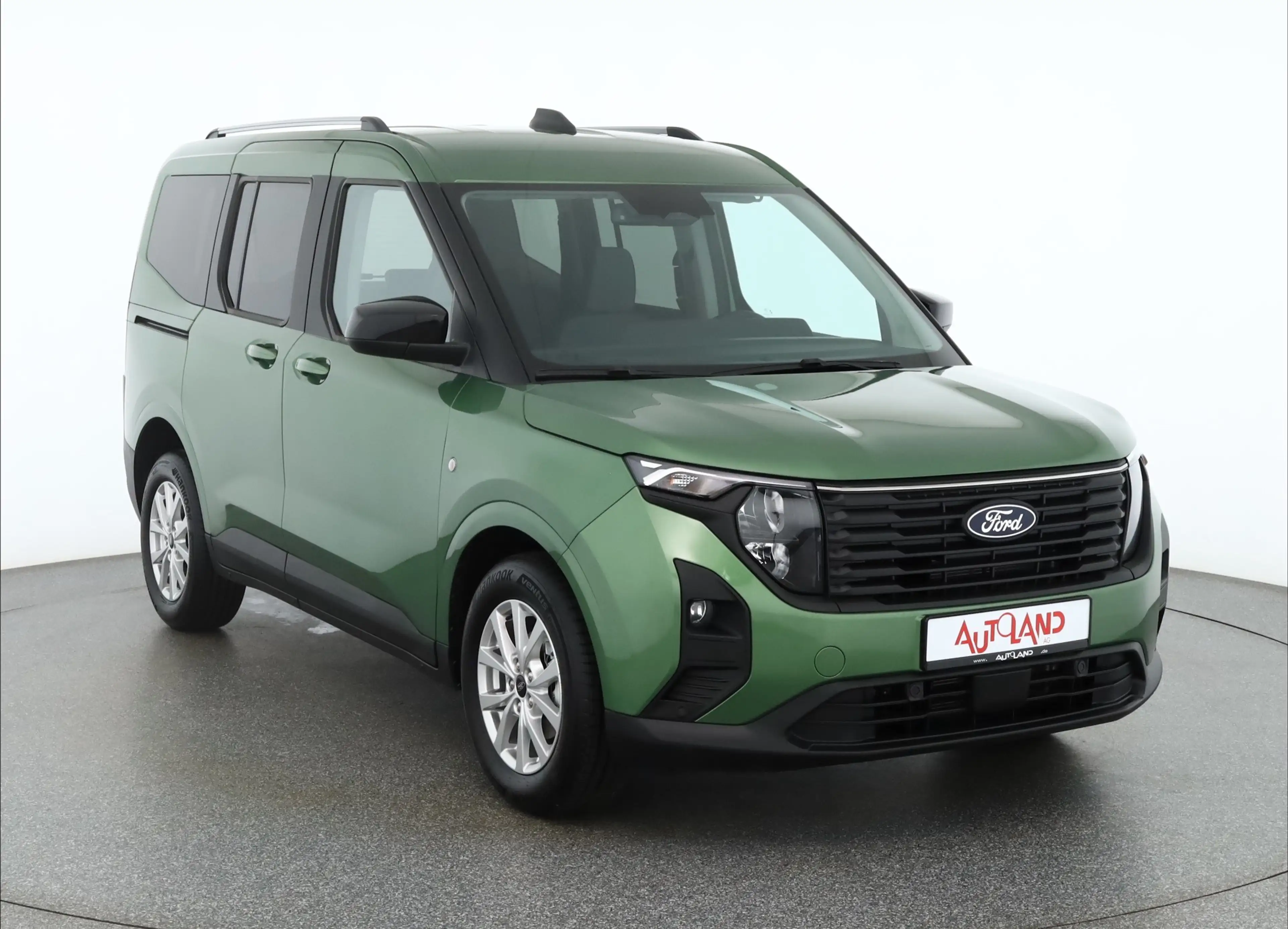 Ford Tourneo Courier Titanium 1.0 EB Aut. Kamera SItzhe — photo 7