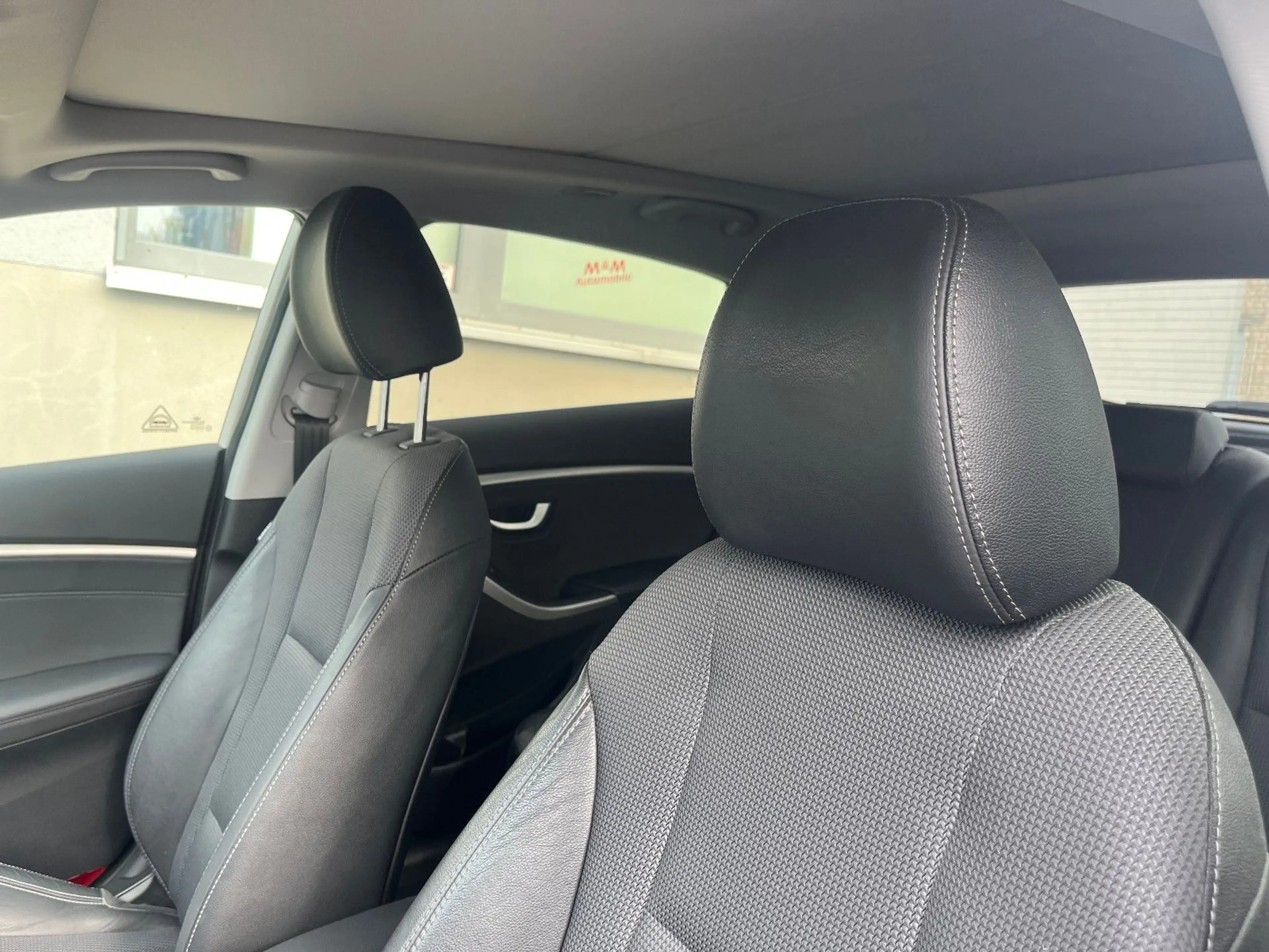 Hyundai i30 1.6i FIFA World Cup PANO+CAM+NAVI+LED+17"Alu — photo 12