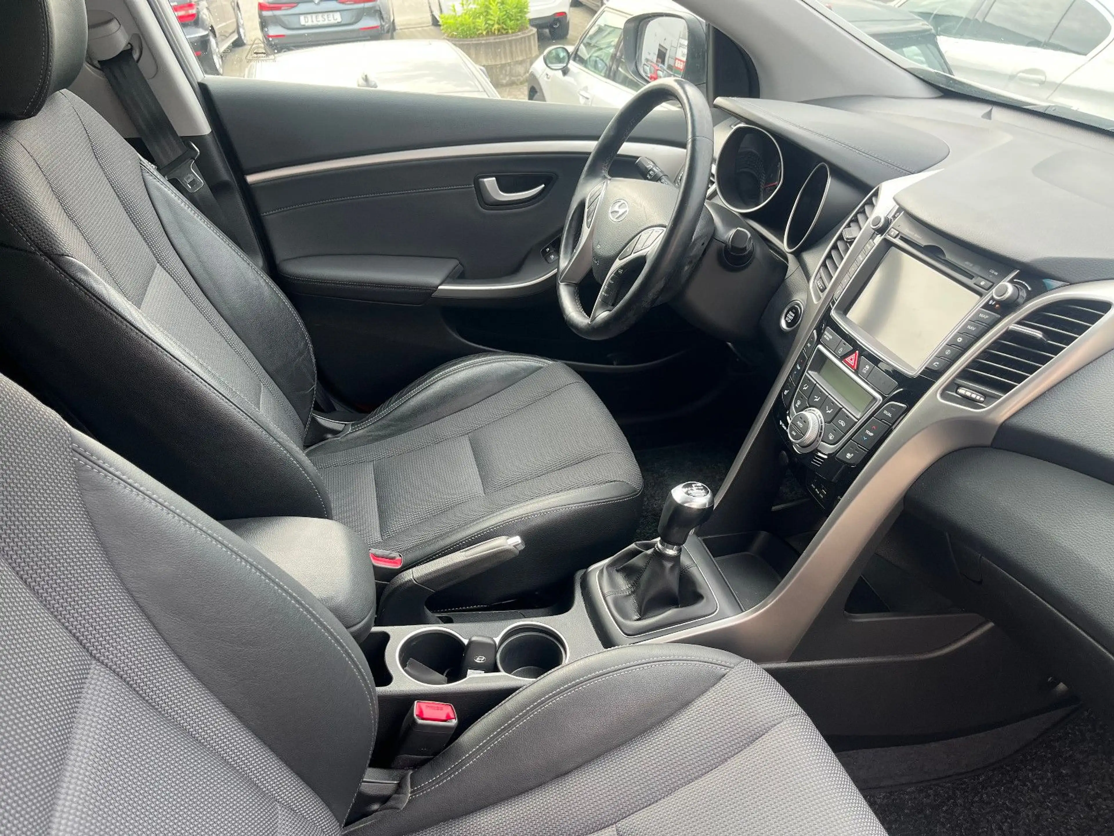 Hyundai i30 1.6i FIFA World Cup PANO+CAM+NAVI+LED+17"Alu — photo 9