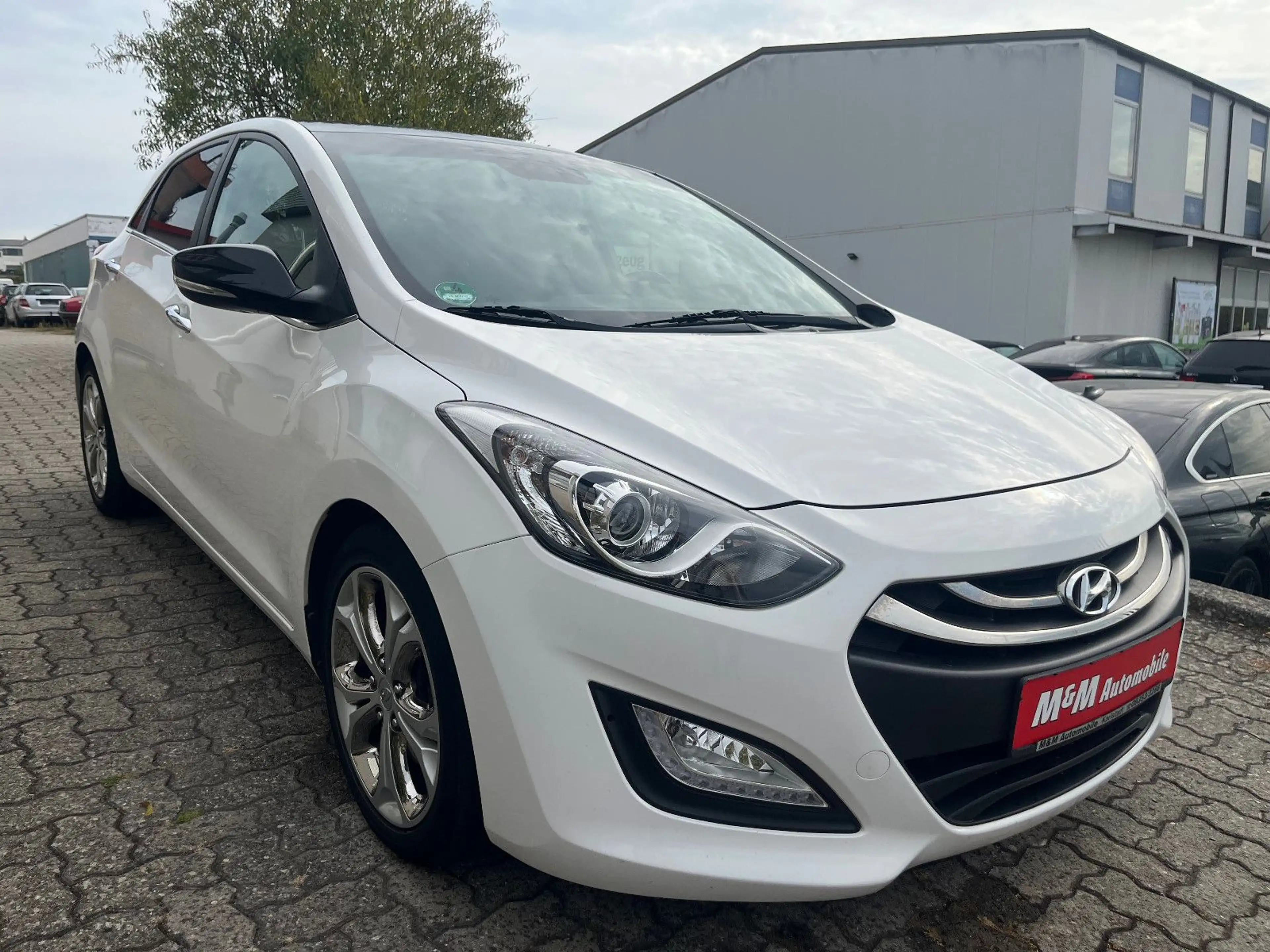 Hyundai i30 1.6i FIFA World Cup PANO+CAM+NAVI+LED+17"Alu — photo 3