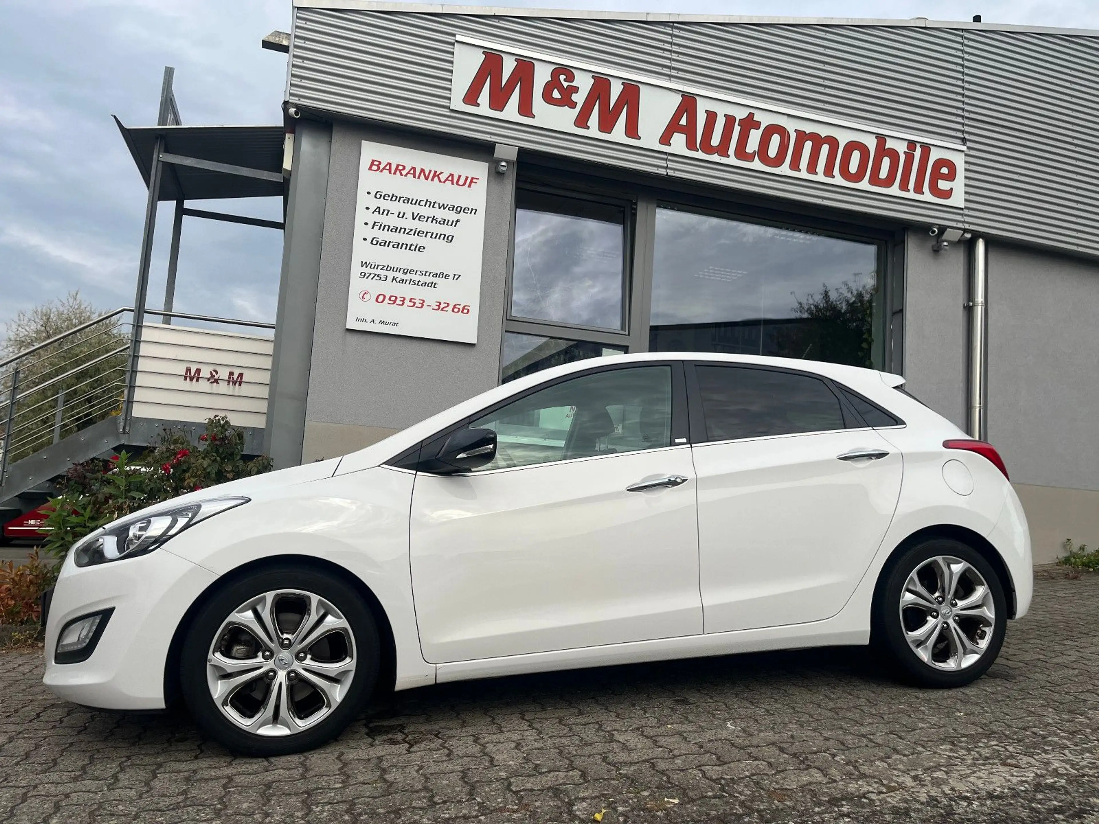 Hyundai i30 1.6i FIFA World Cup PANO+CAM+NAVI+LED+17"Alu