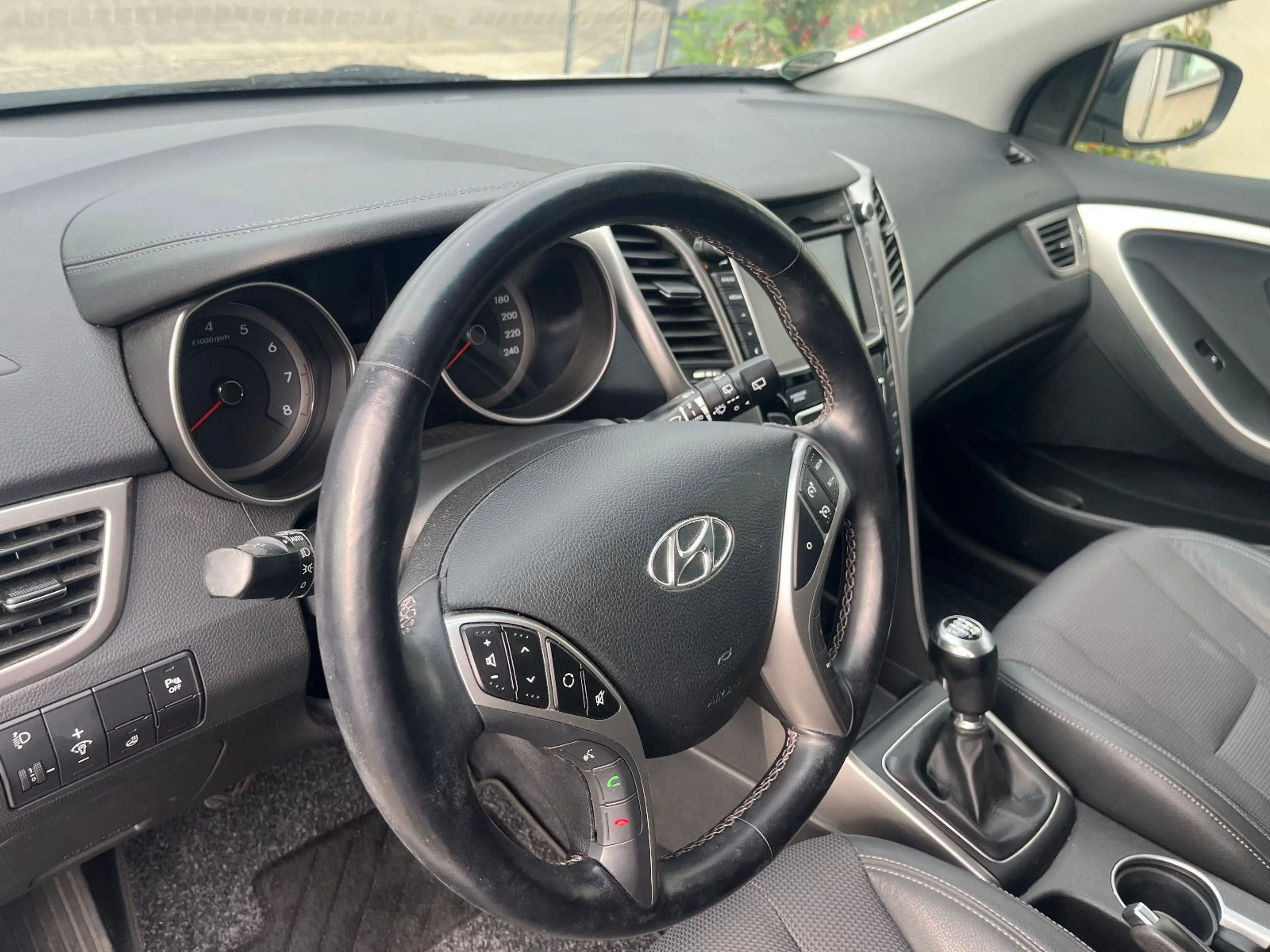Hyundai i30 1.6i FIFA World Cup PANO+CAM+NAVI+LED+17"Alu — photo 14