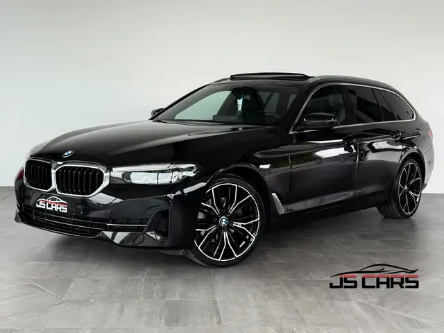 BMW 518 dA Touring-1ERPRO-COCKPIT-T.O-CARPLAY-CUIR-CAMERA