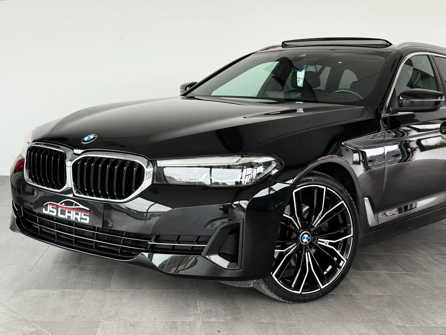 BMW 518 dA Touring-1ERPRO-COCKPIT-T.O-CARPLAY-CUIR-CAMERA Noir - 2