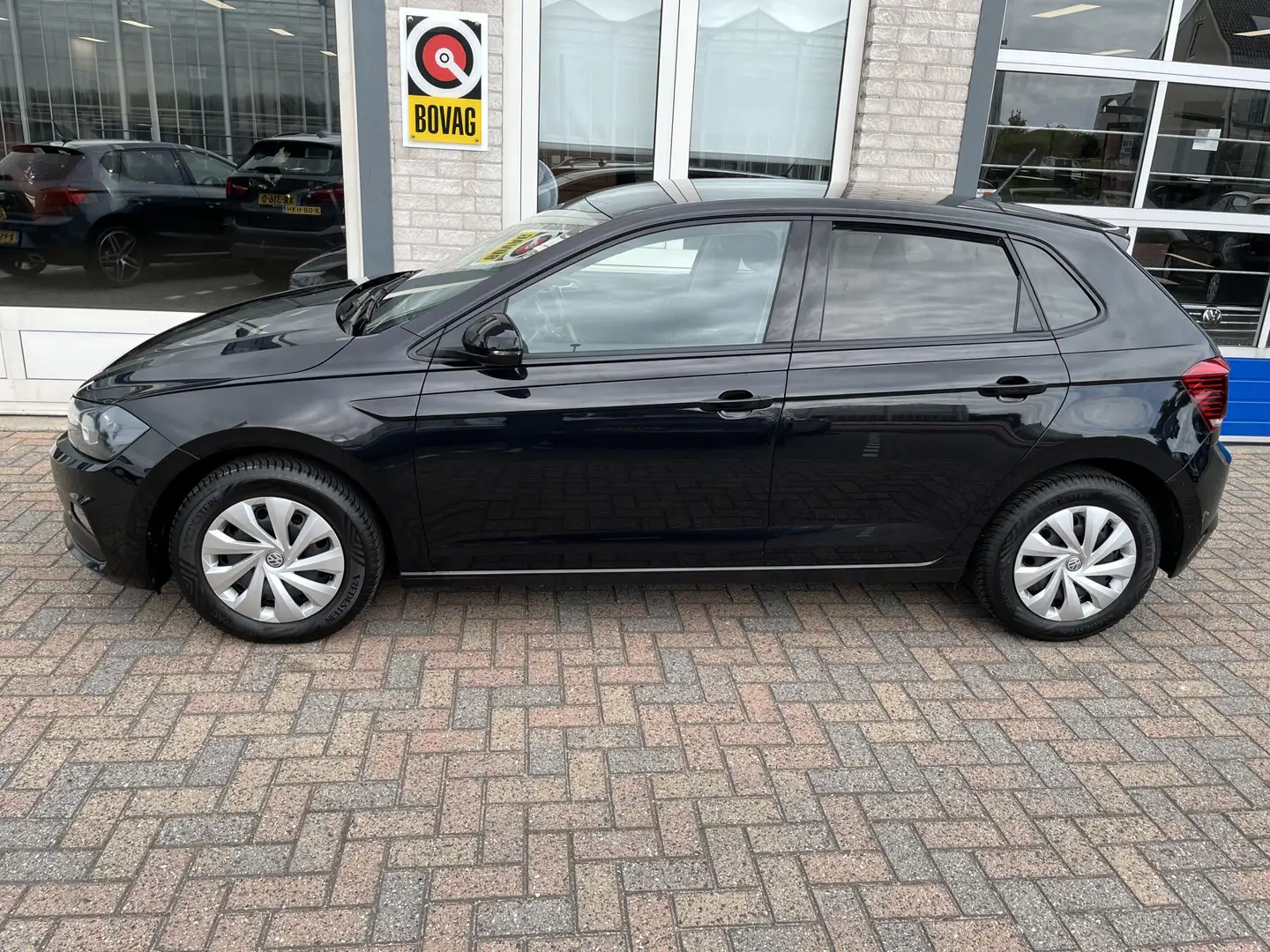 Volkswagen Polo 1.0 MPI Comfortline / CRUISE CONTROL / APP-CONNECT Zwart - 2