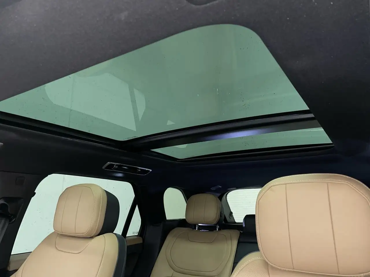 Land Rover Range Rover Sport снимка Land Rover Range Rover Sport