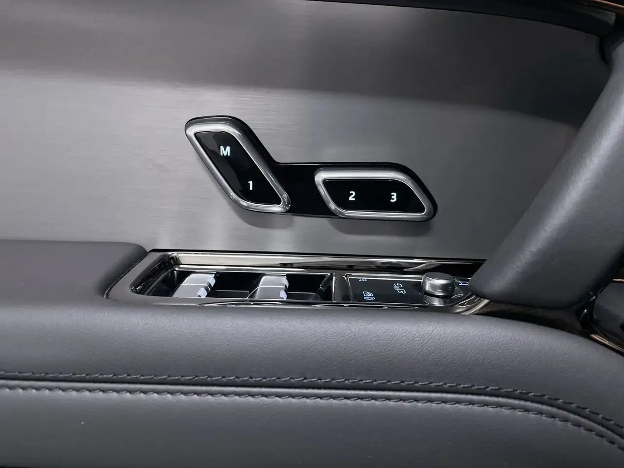 Land Rover Range Rover Sport снимка Land Rover Range Rover Sport