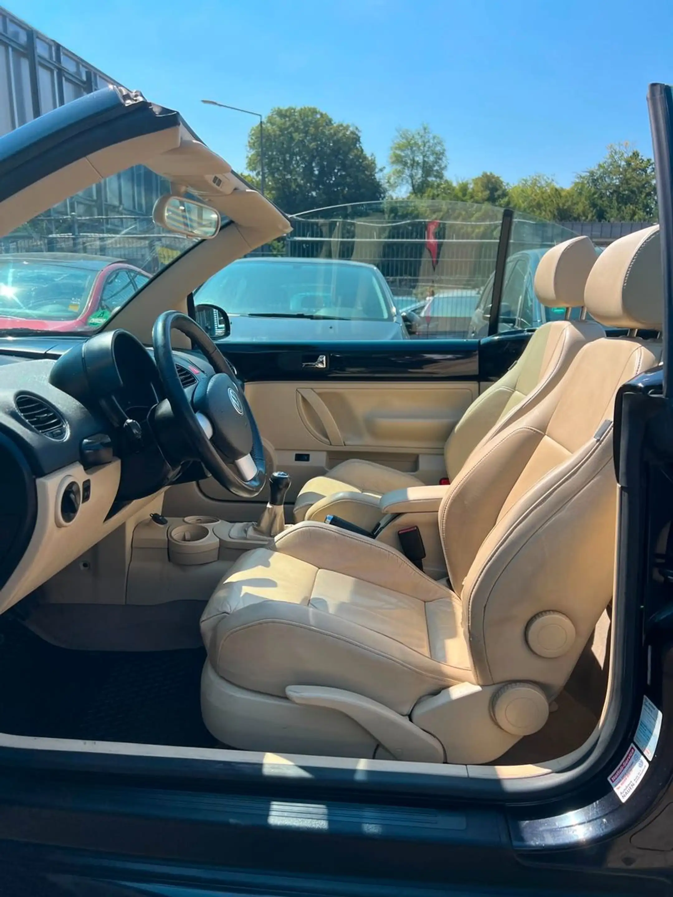 Volkswagen New Beetle Cabriolet 1.4*TOP*NEU TÜV*GEWAHR* — photo 11