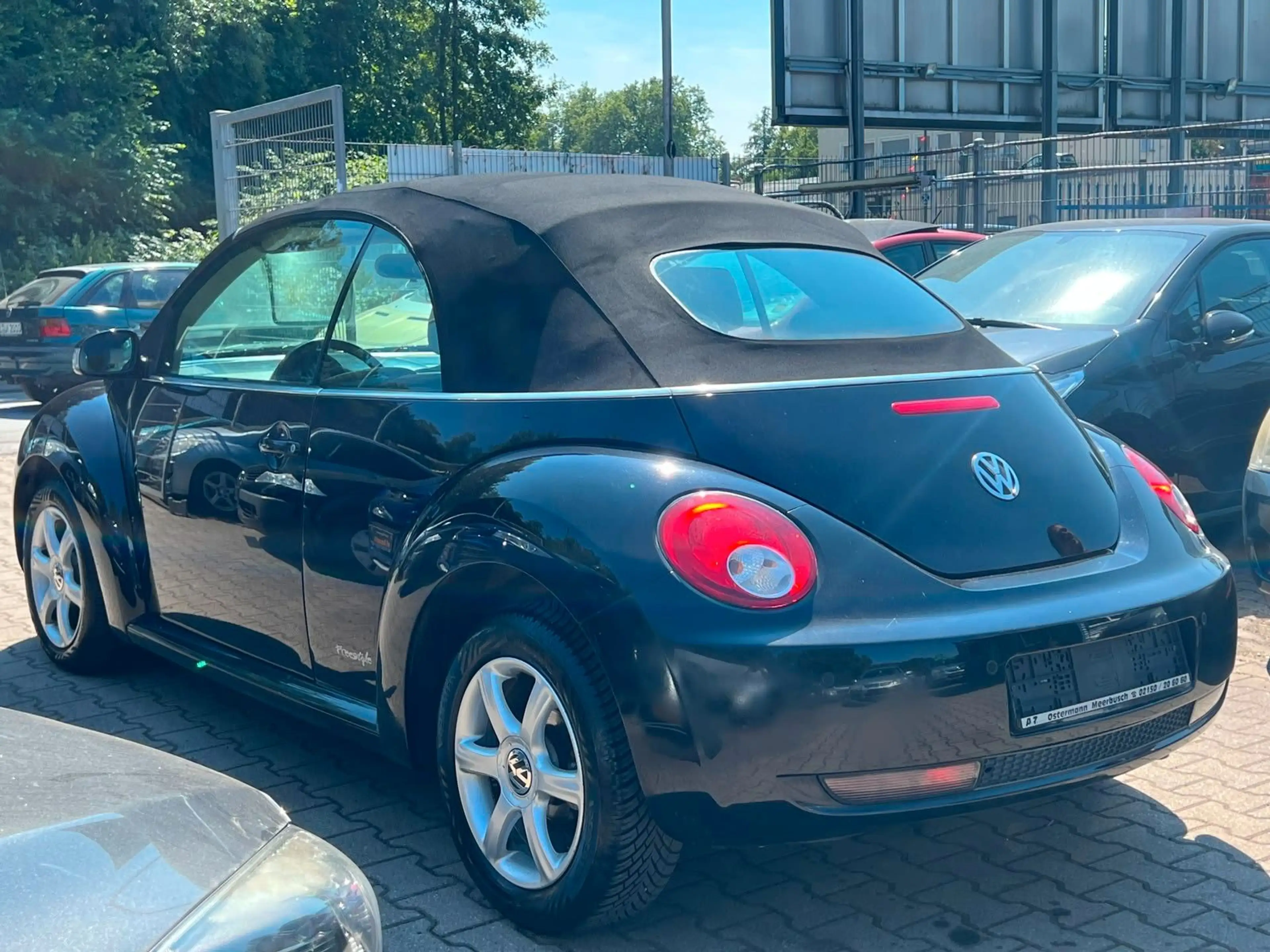 Volkswagen New Beetle Cabriolet 1.4*TOP*NEU TÜV*GEWAHR* — photo 2