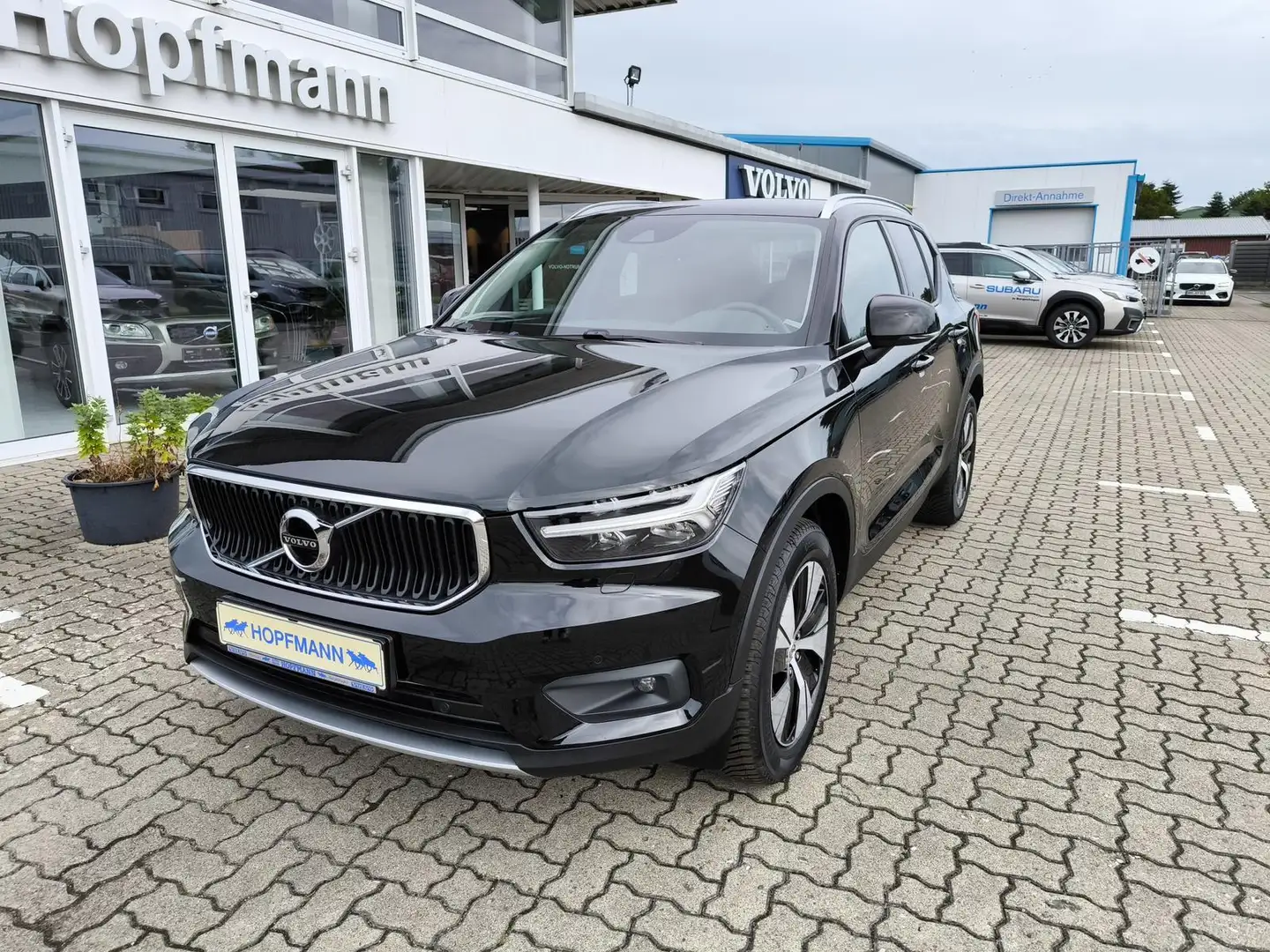 Volvo XC40 T3 (Benzin) Aut. Momentum Pro Noir - 1